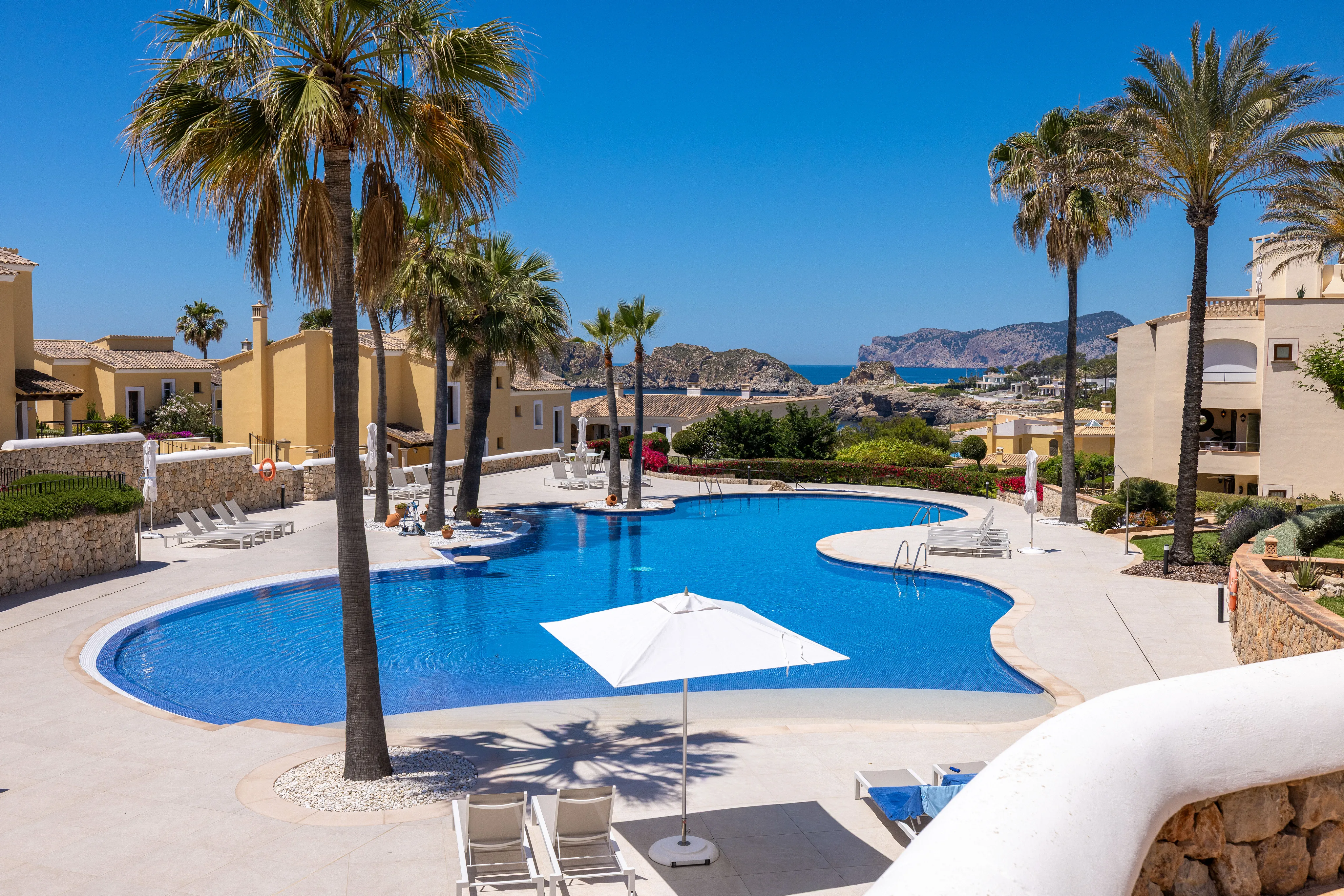 Beautiful refurbished garden apartment in Nova Santa Ponsa-1