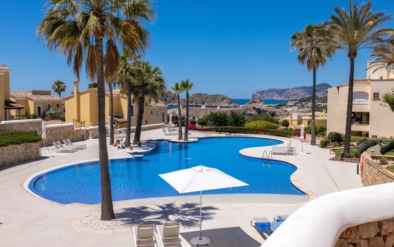 Beautiful refurbished garden apartment in Nova Santa Ponsa