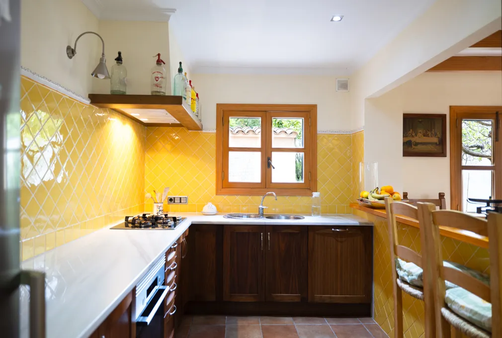 Maison de ville typique et accueillante avec grand jardin et piscine-8