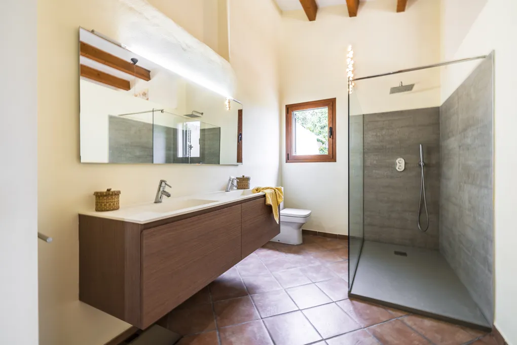 Maison de ville typique et accueillante avec grand jardin et piscine-14