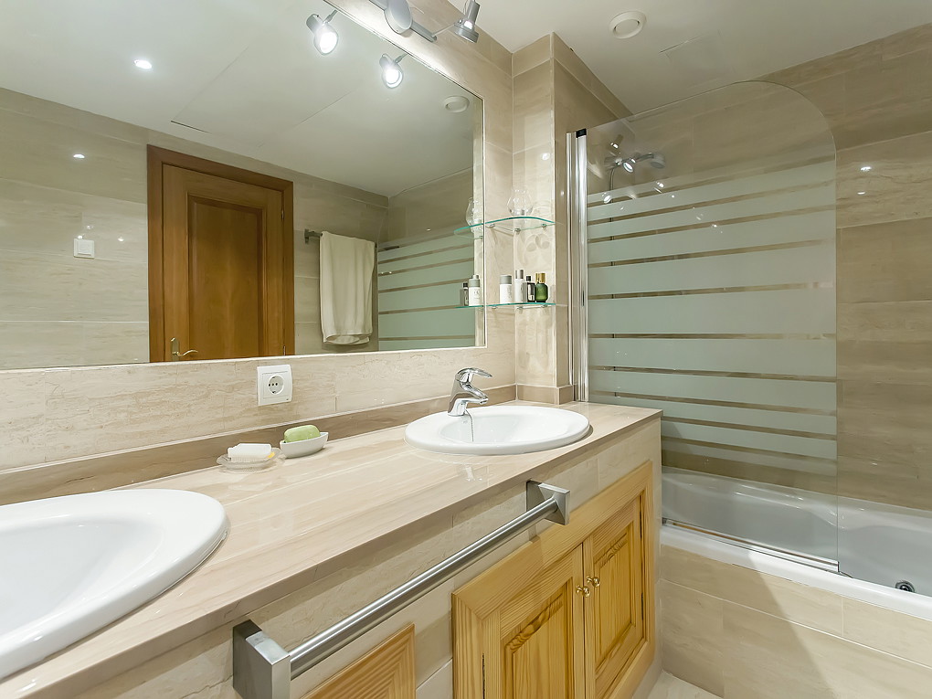 Sunny apartment in luxury residence-12
