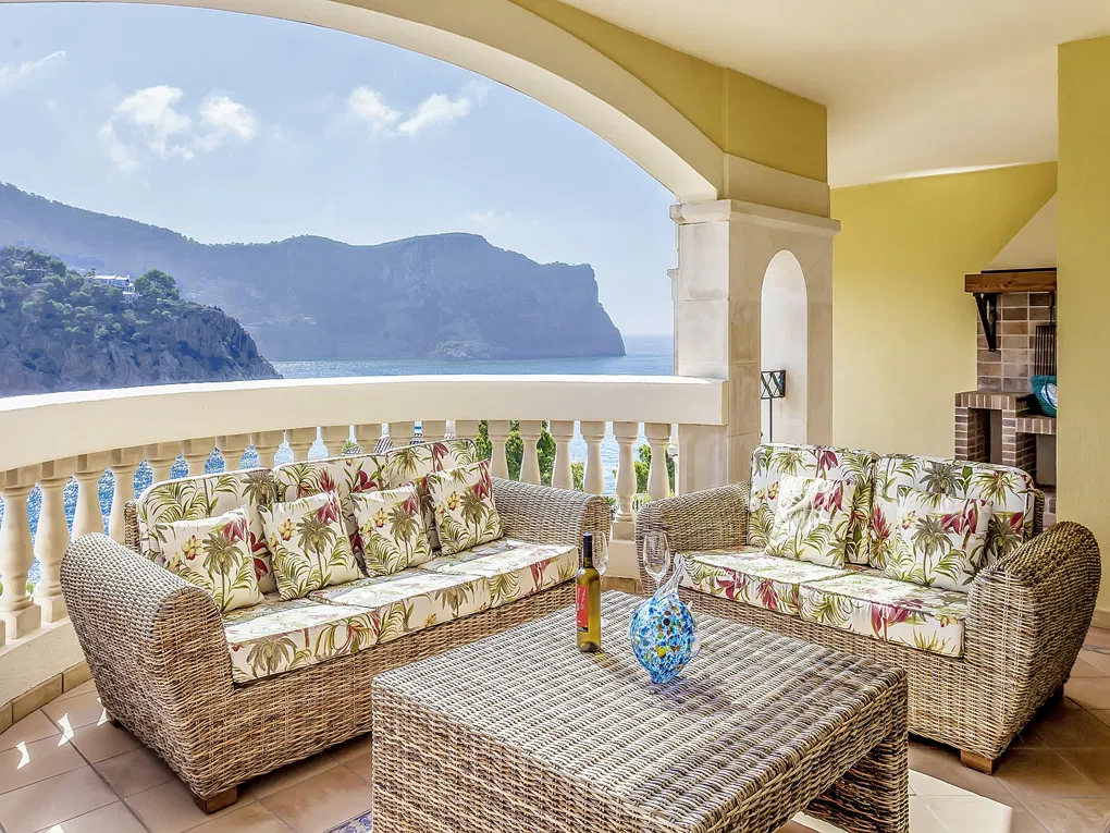 Sunny apartment in luxury residence-16