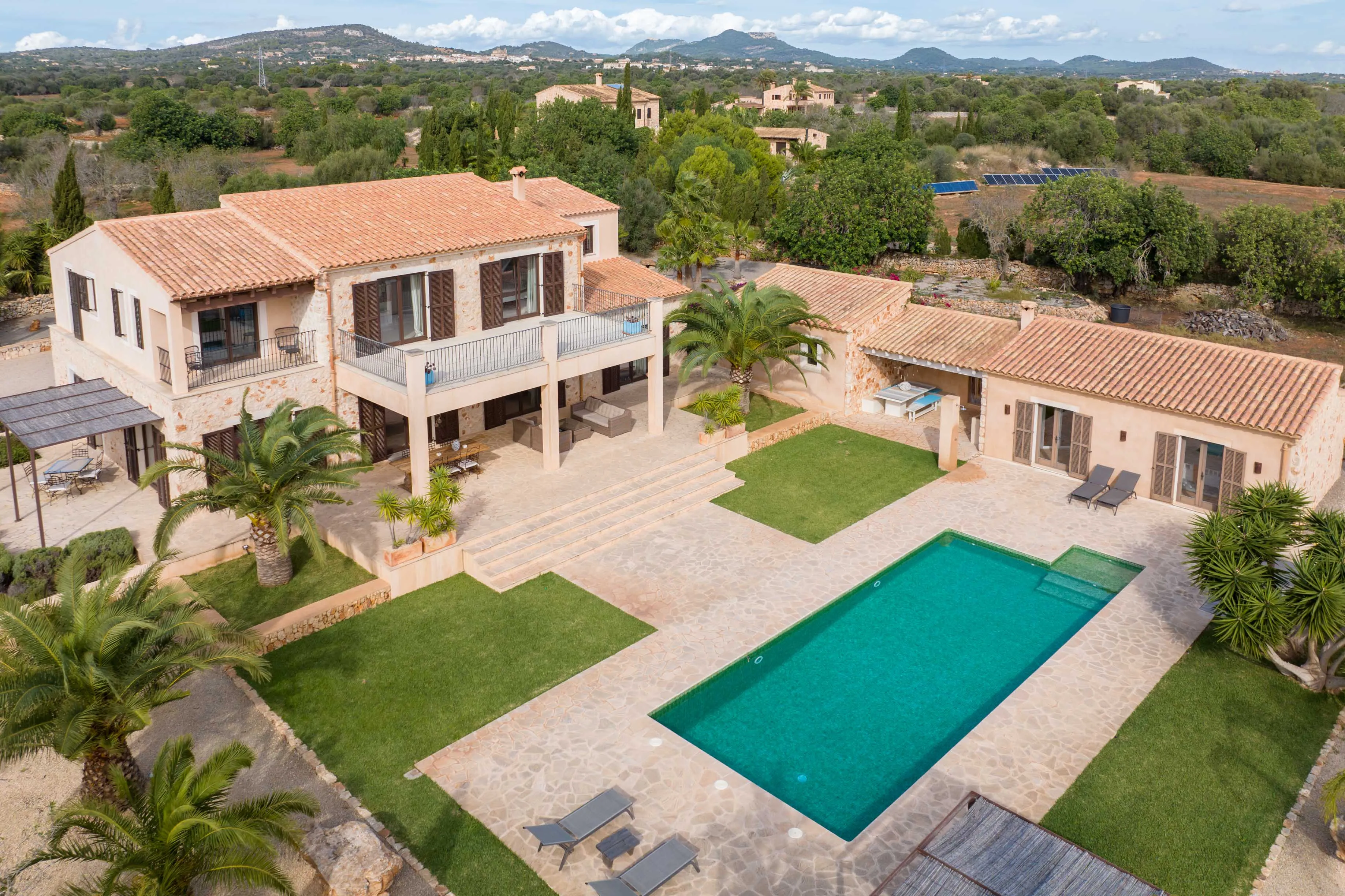 Stylowa finca w nowoczesnym stylu-2