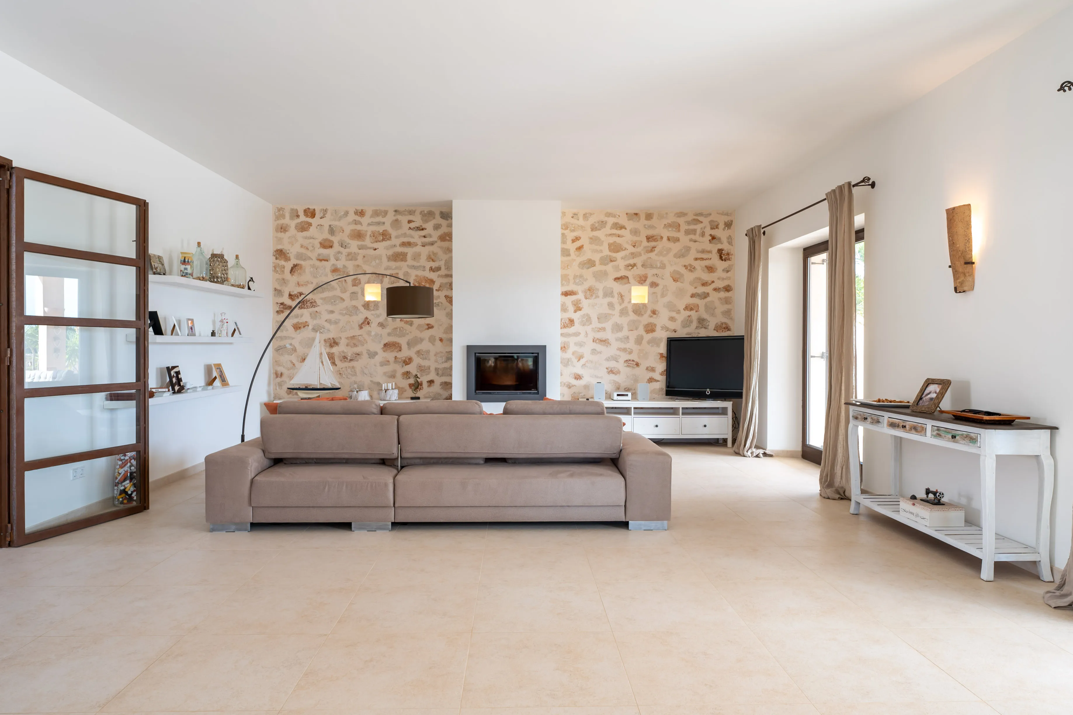 Stylowa finca w nowoczesnym stylu-6