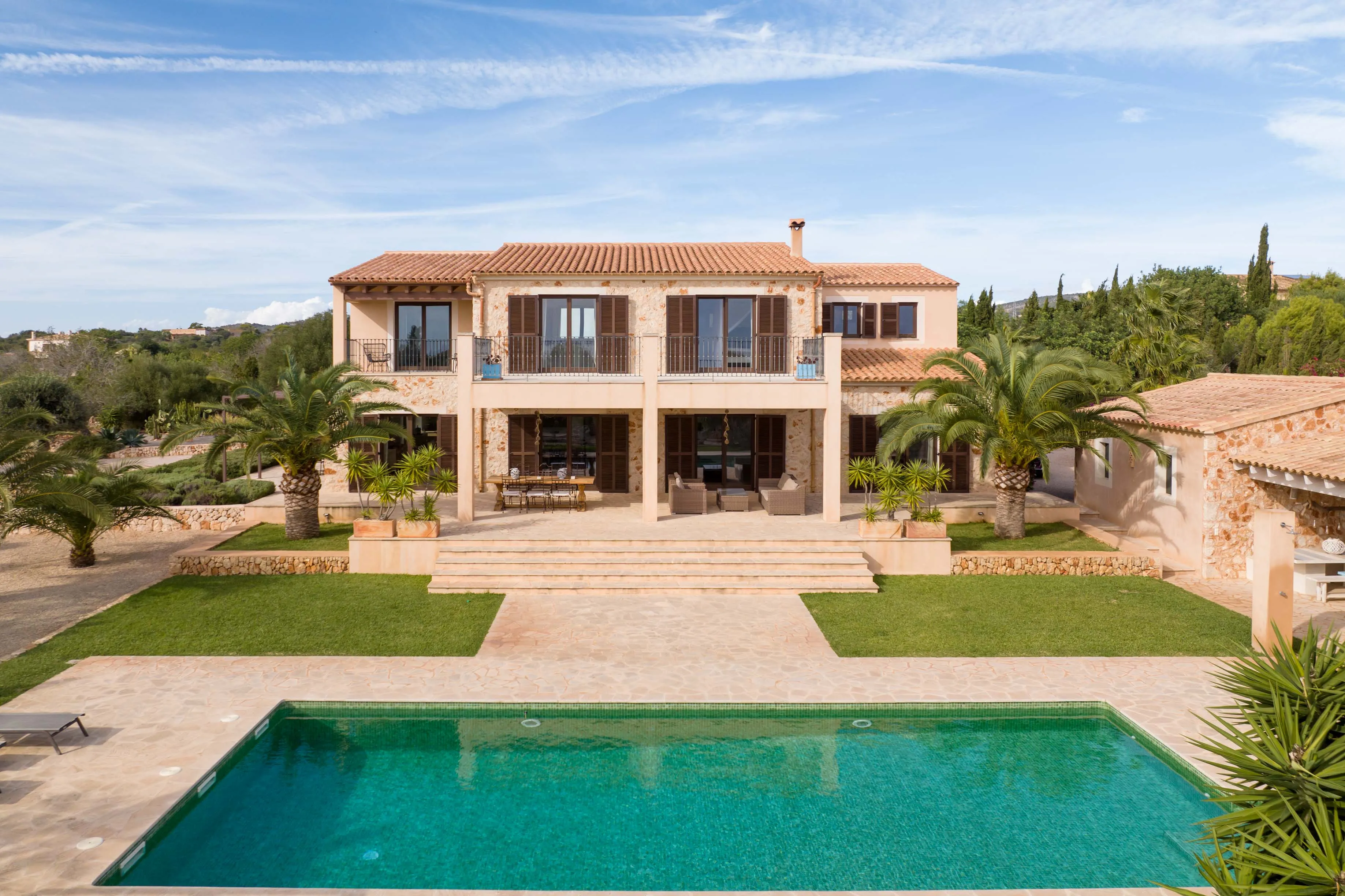 Stylowa finca w nowoczesnym stylu-3