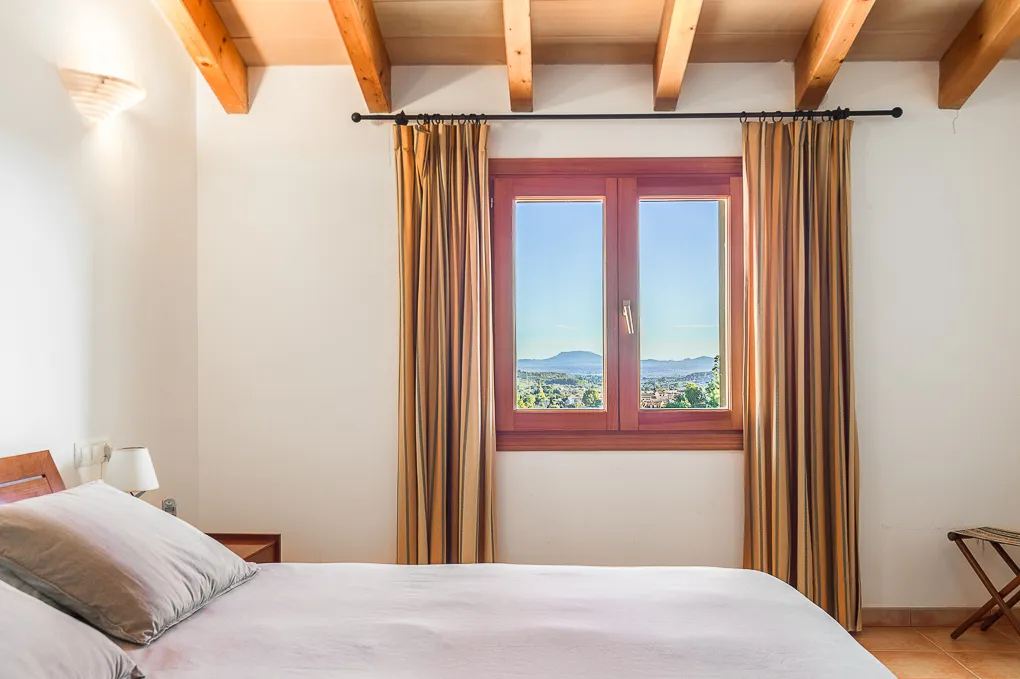 Villa with views over the mountains in Alaró-12