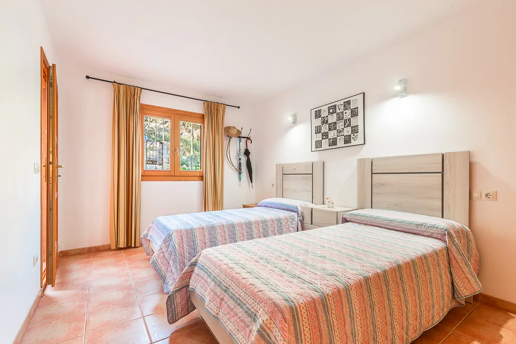 Villa med udsigt over bjergene i Alaró-8