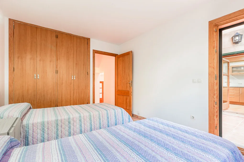 Villa med udsigt over bjergene i Alaró-9