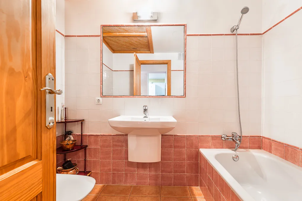 Villa with views over the mountains in Alaró-10