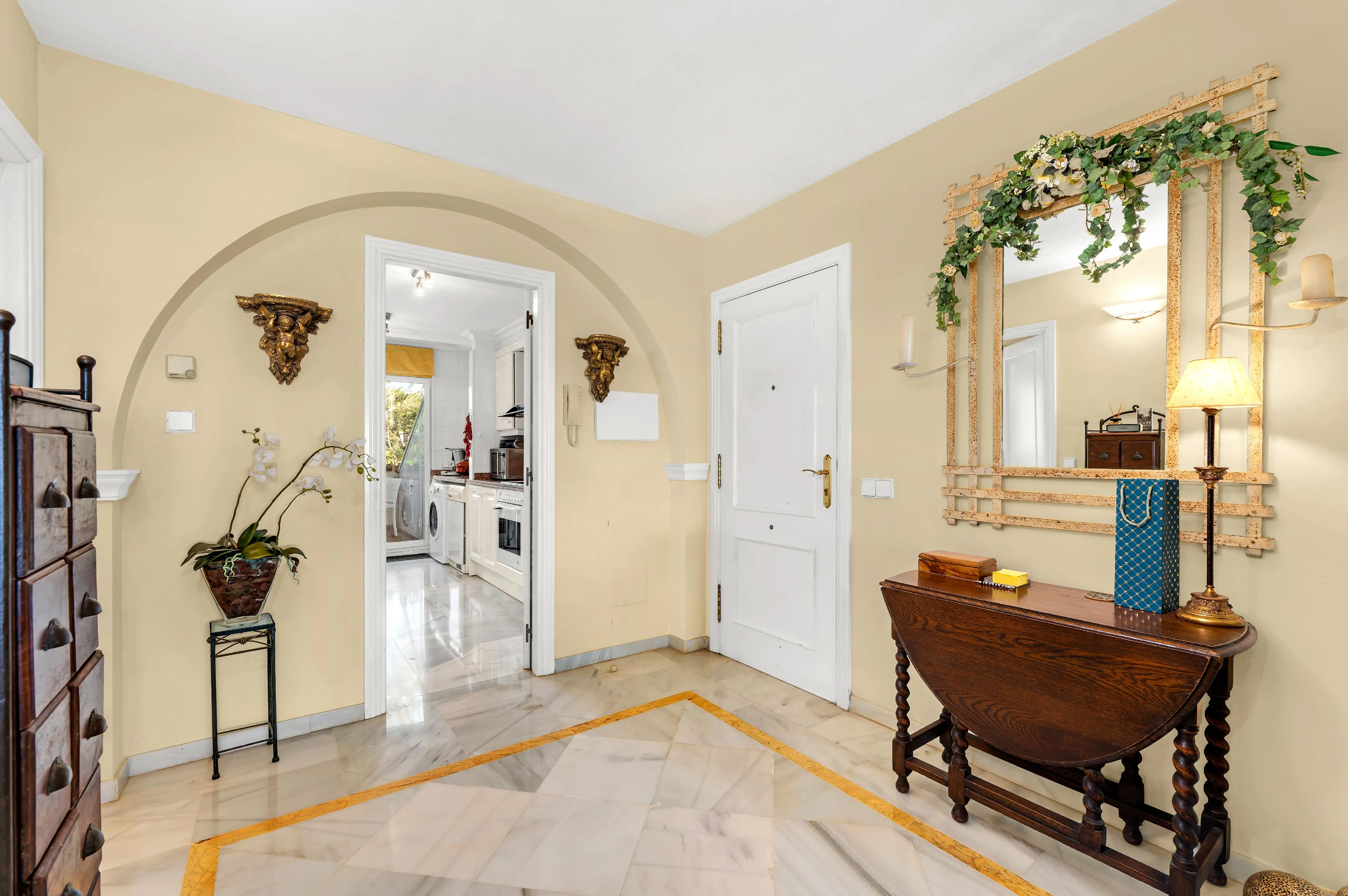 Mieszkanie z widokiem na morze w ekskluzywnym śródziemnomorskim kompleksie mieszkalnym nad brzegiem morza-8