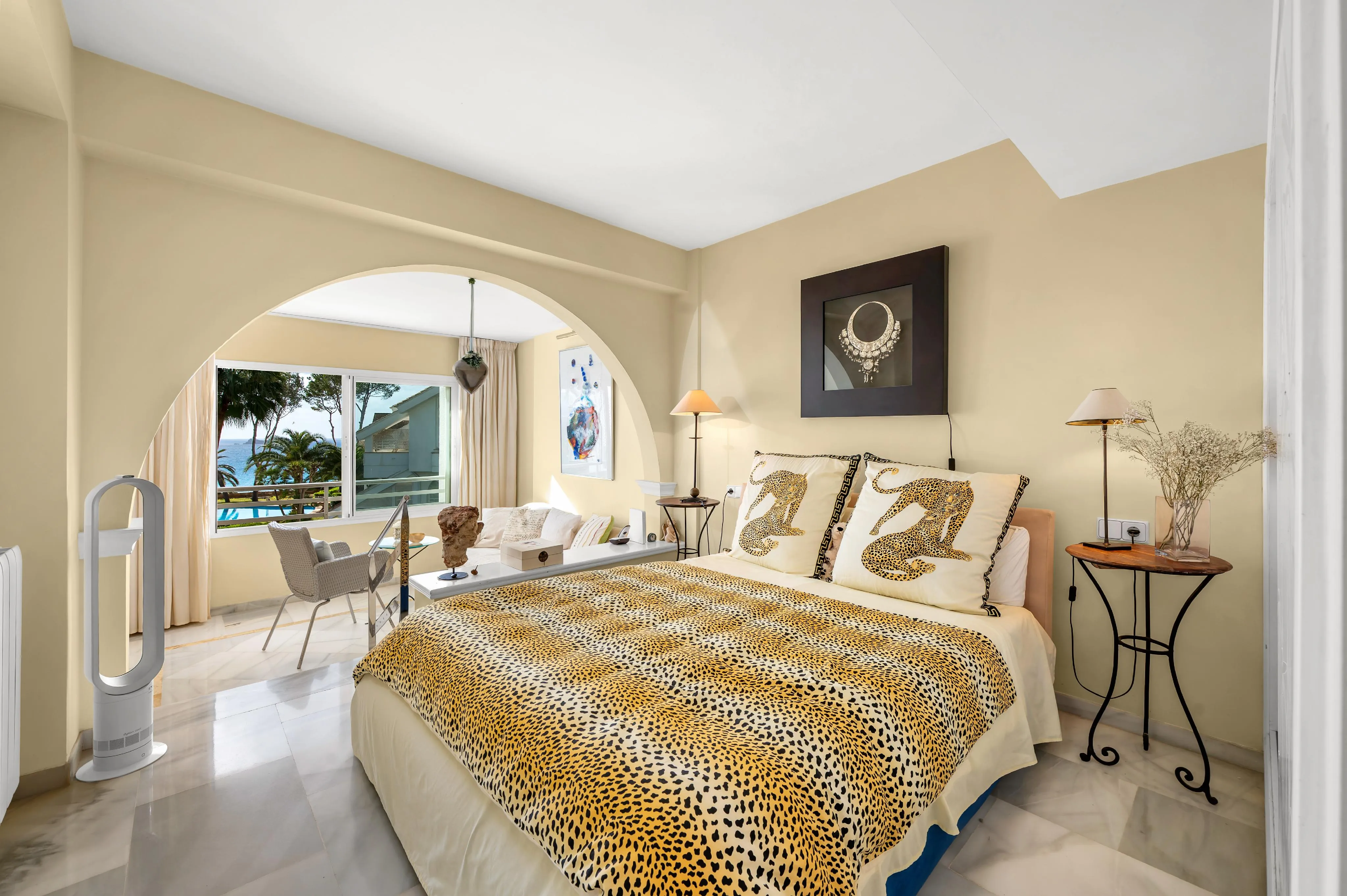 Apartament amb vista al mar en exclusiva urbanització mediterrània en primera línia de mar-9