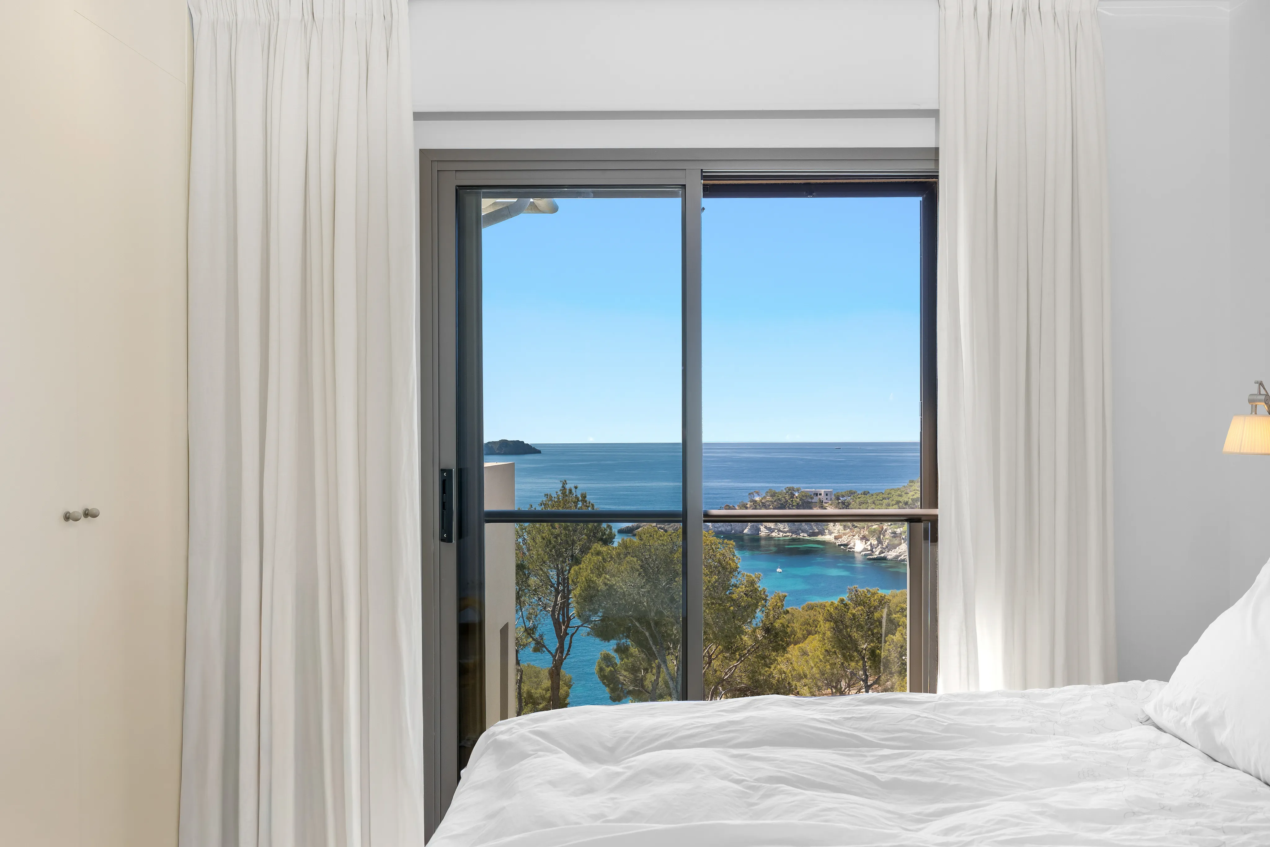 Penthouse with spectacular panoramic sea views in a quiet south-facing location in Cala Fornells-7