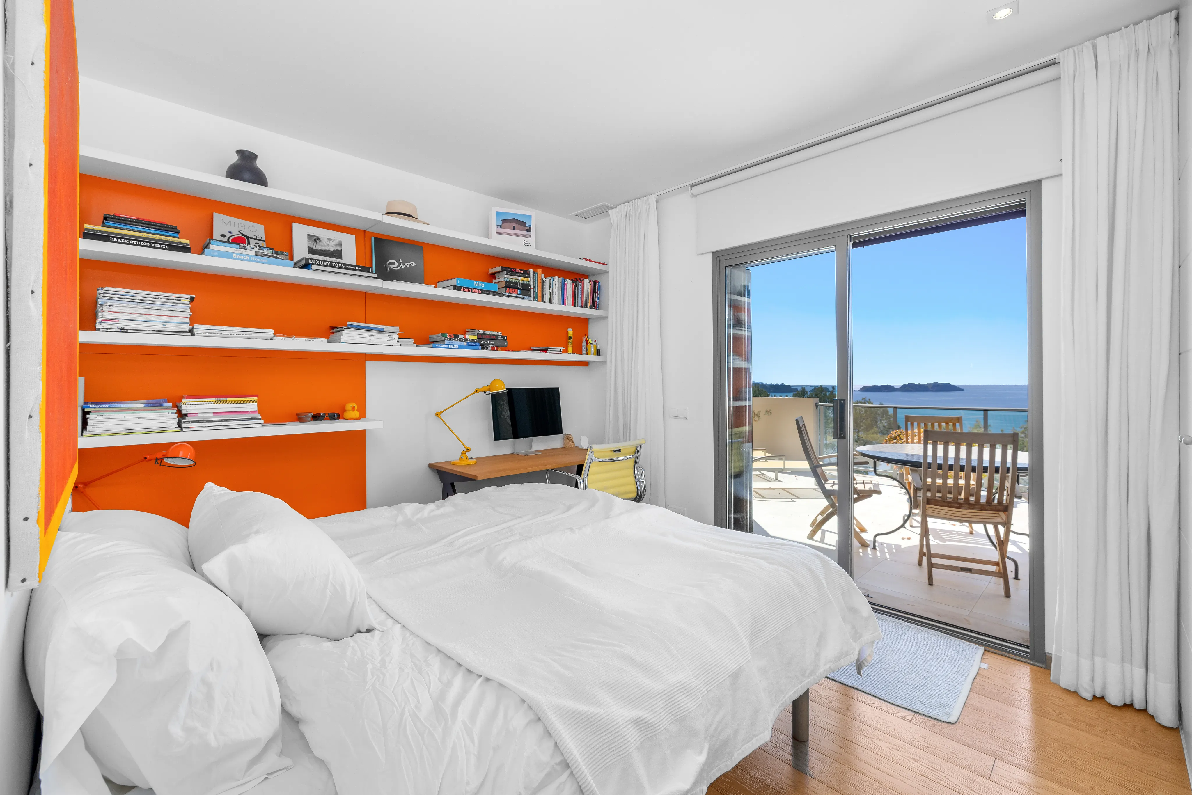 Penthouse with spectacular panoramic sea views in a quiet south-facing location in Cala Fornells-10