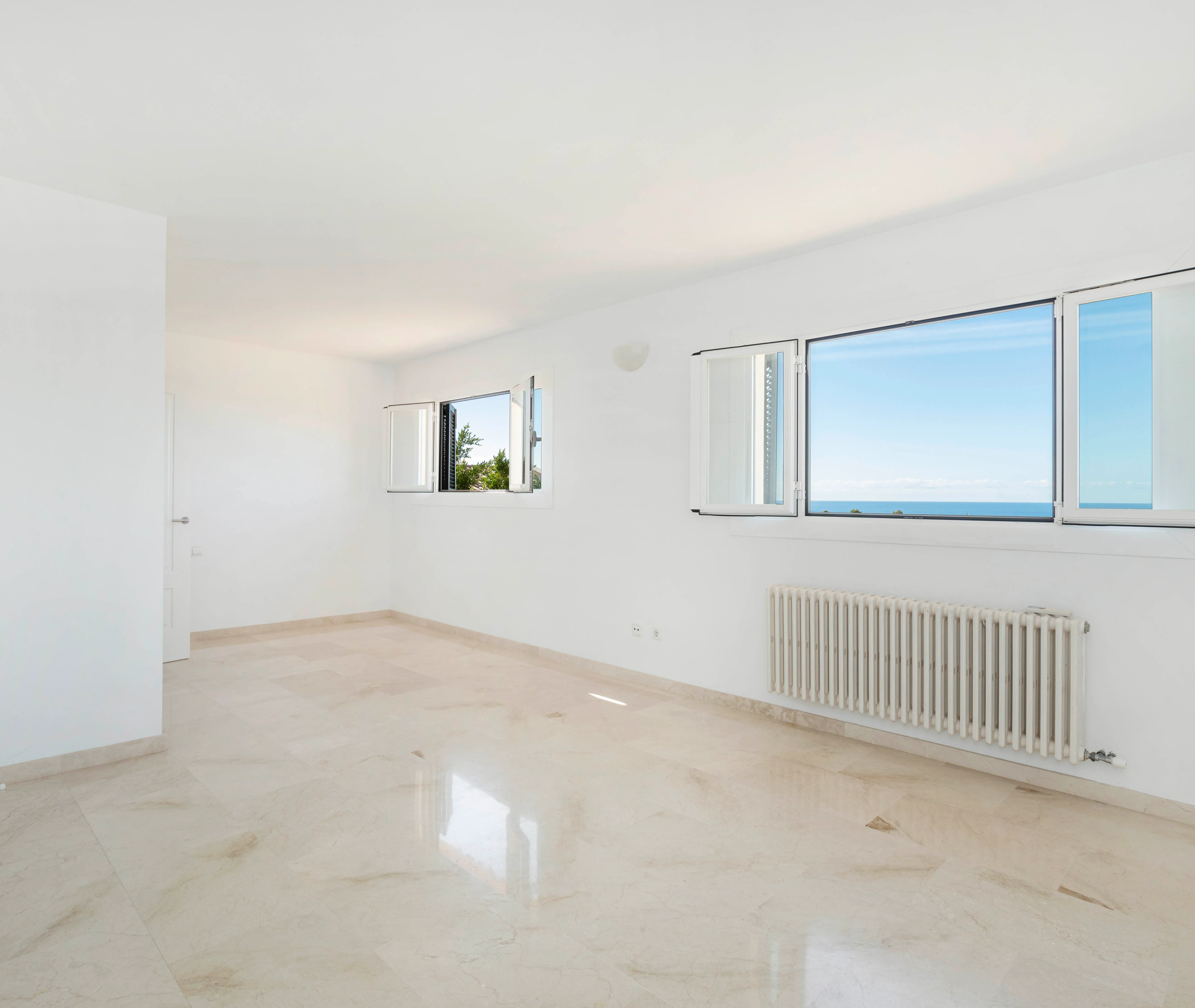 Mediterrane villa met zeezicht in Bendinat-11