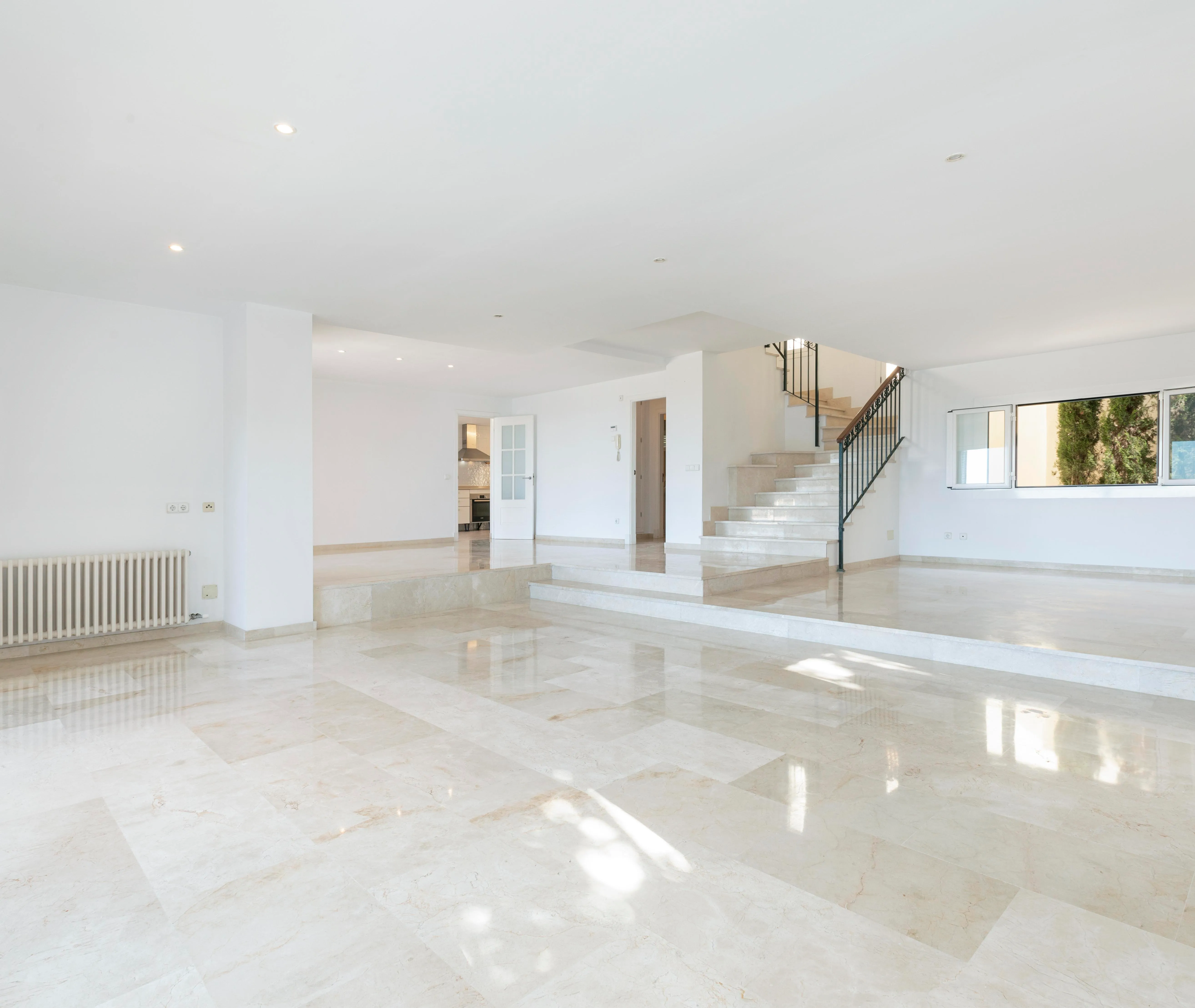 Mediterrane villa met zeezicht in Bendinat-5