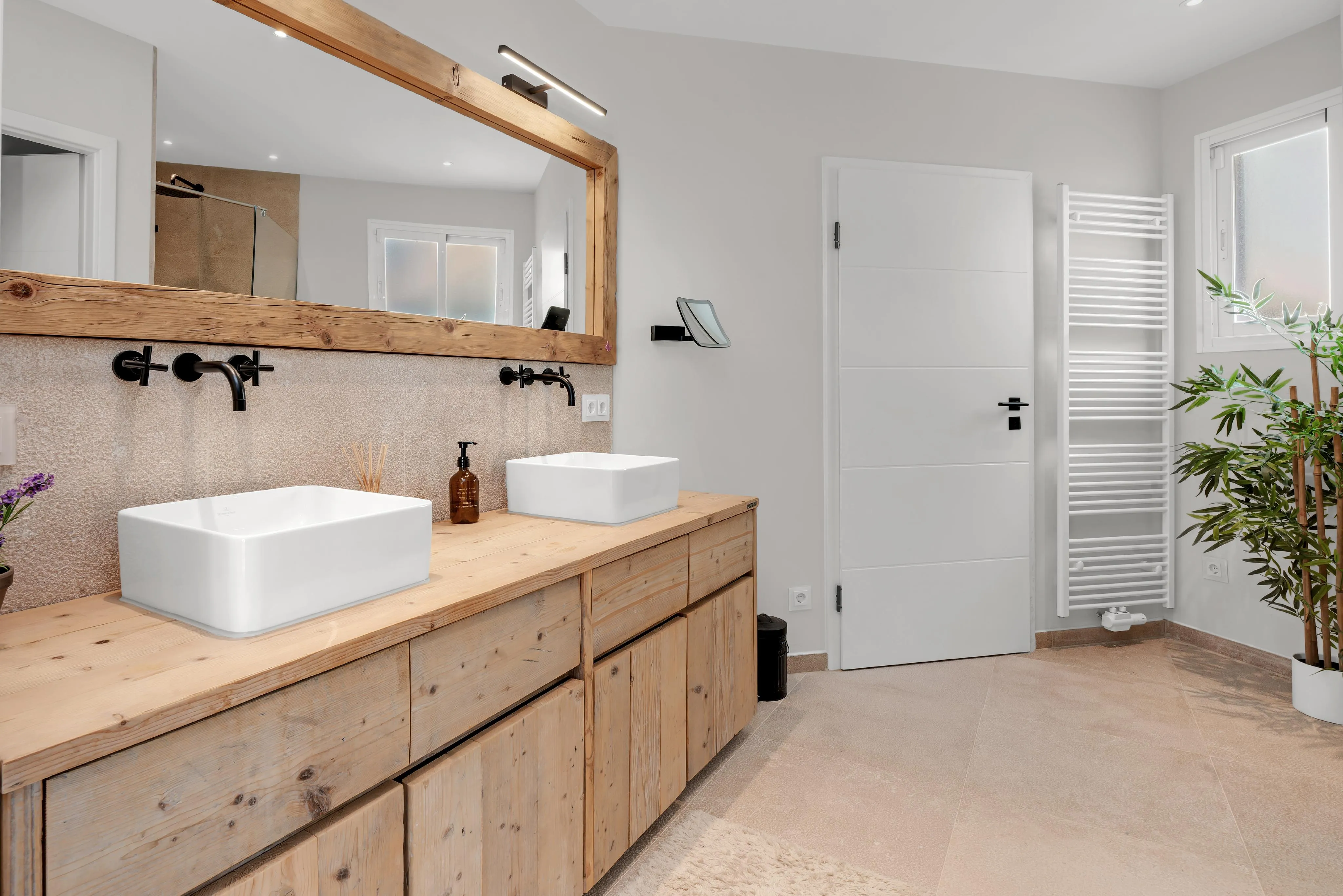 Moderne villa med spektakulær havudsigt-17