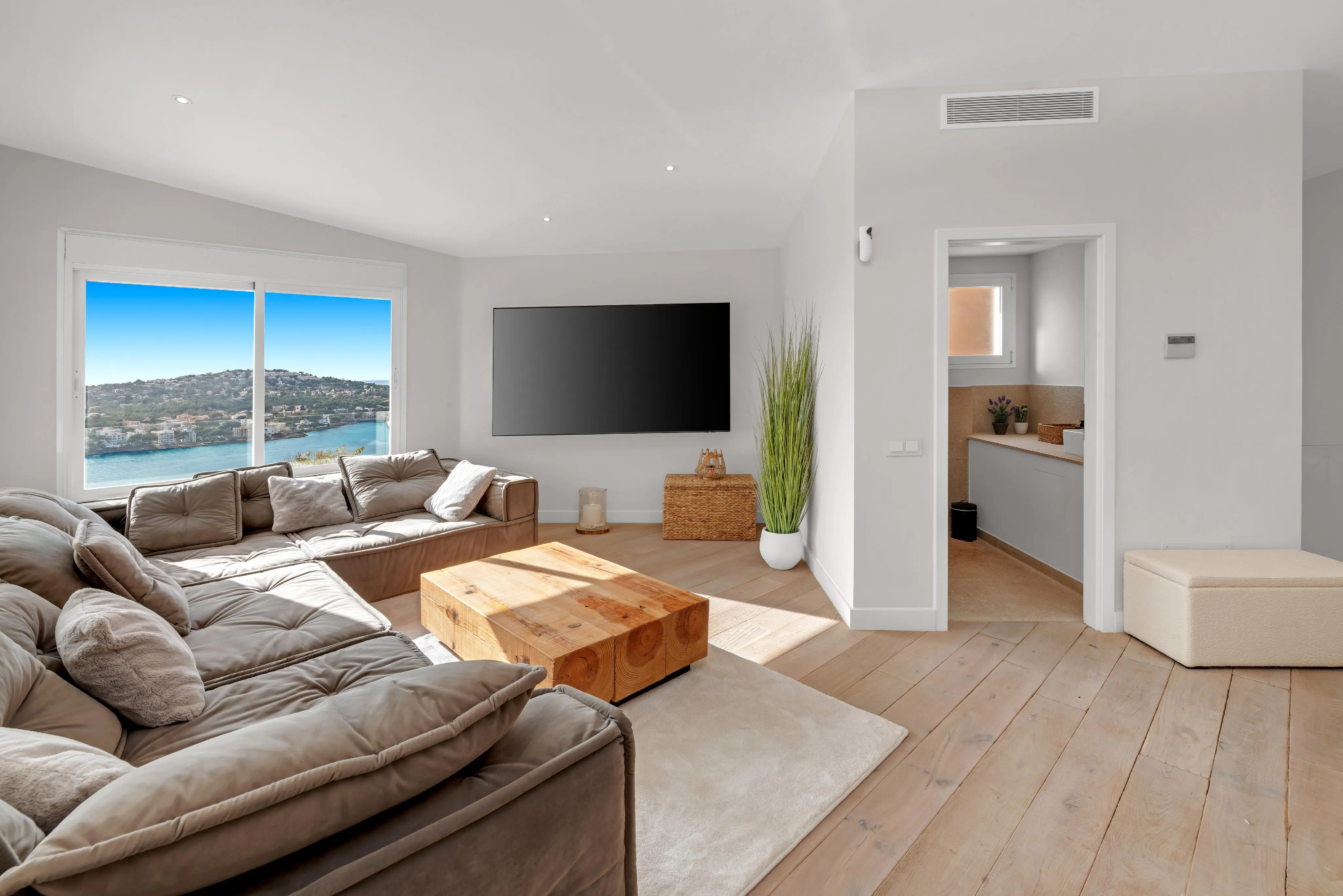 Moderne villa med spektakulær havudsigt-8