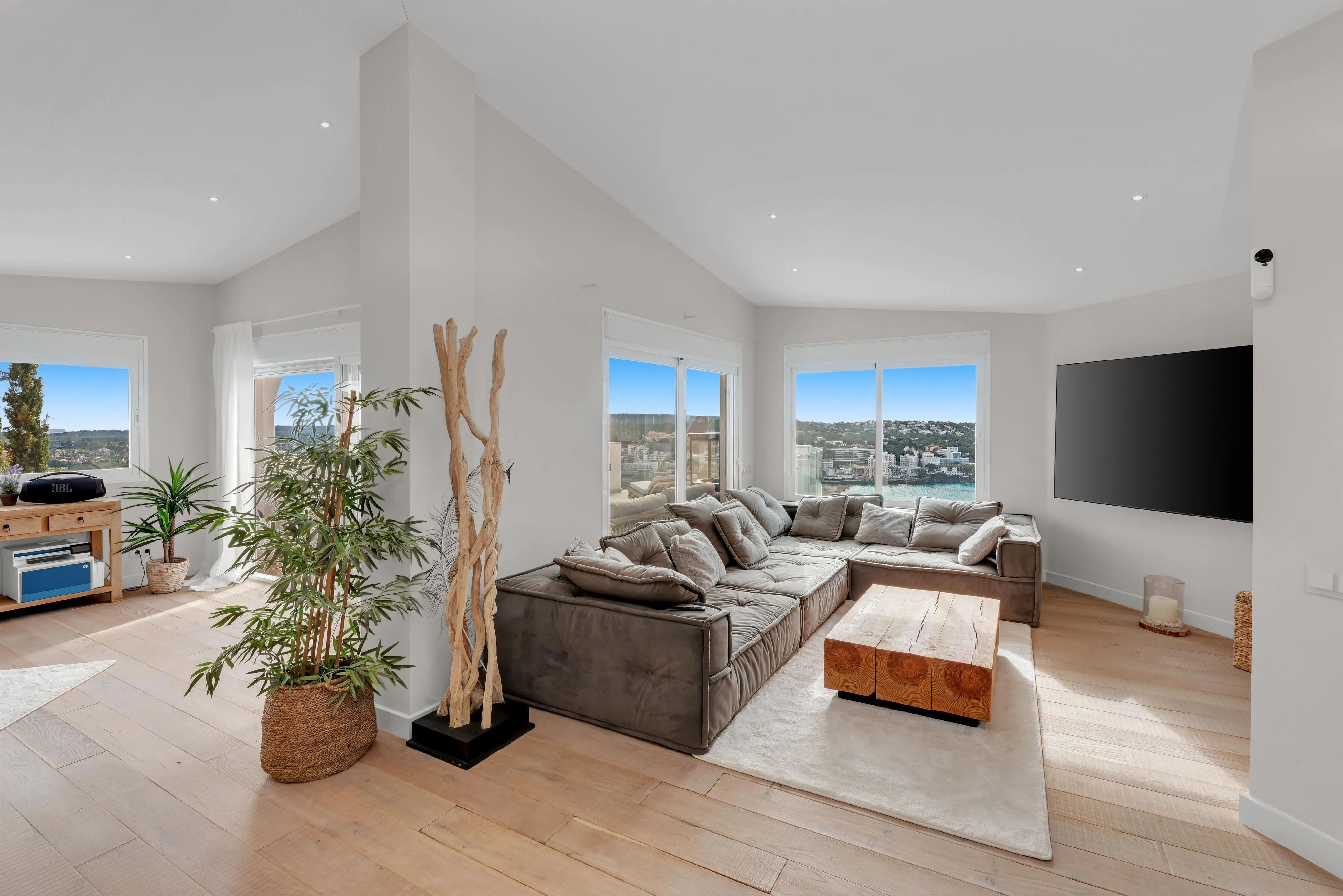 Moderne villa med spektakulær havudsigt-7