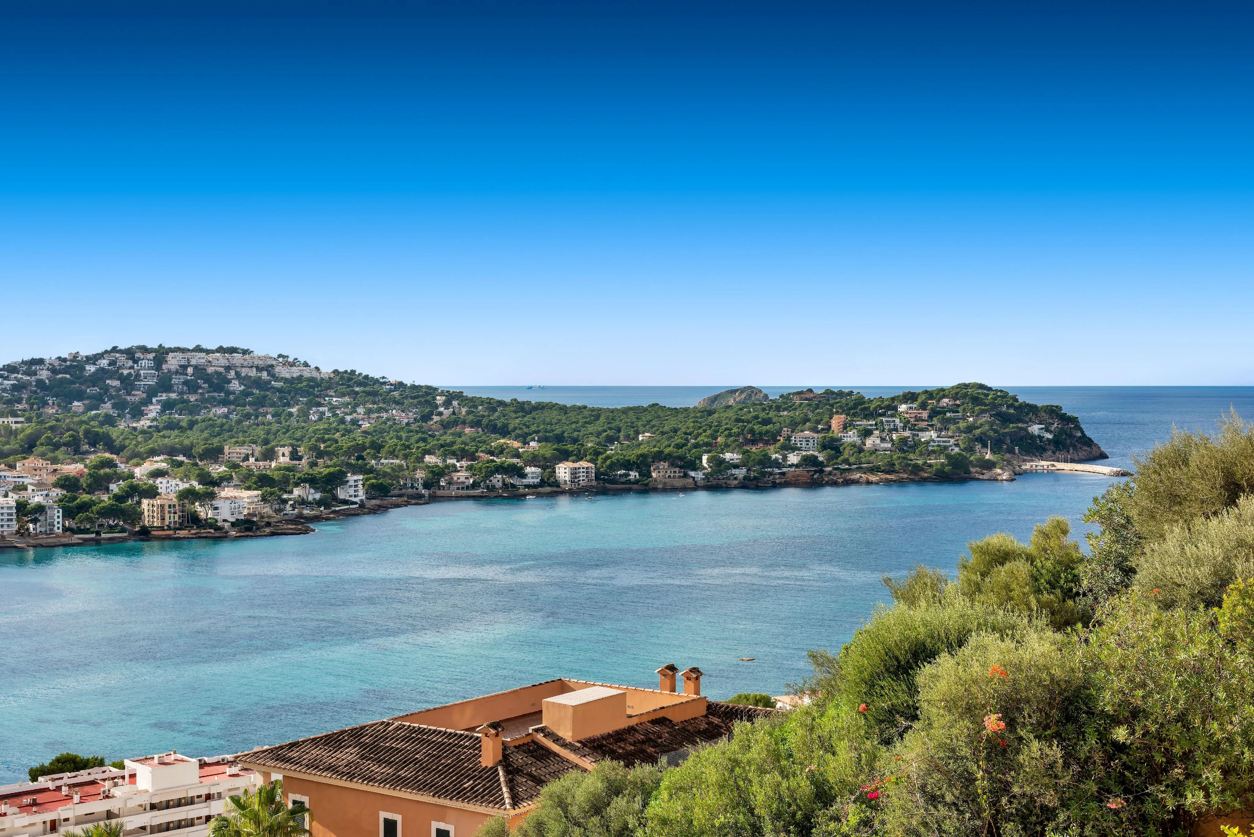 Villa moderna con vista spettacolare sul mare-18