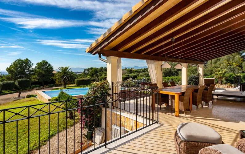 Stunning villa in privileged area in Puntiro