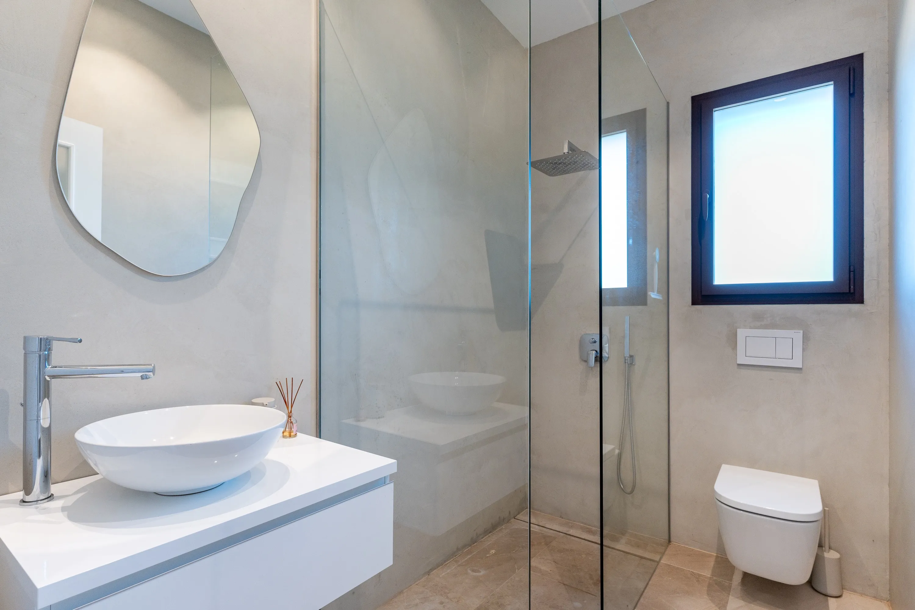 Wyjątkowa okazja: uroczy, wykończony dom wiejski z dalszą działką wraz z projektem budowlanym w Inca-12