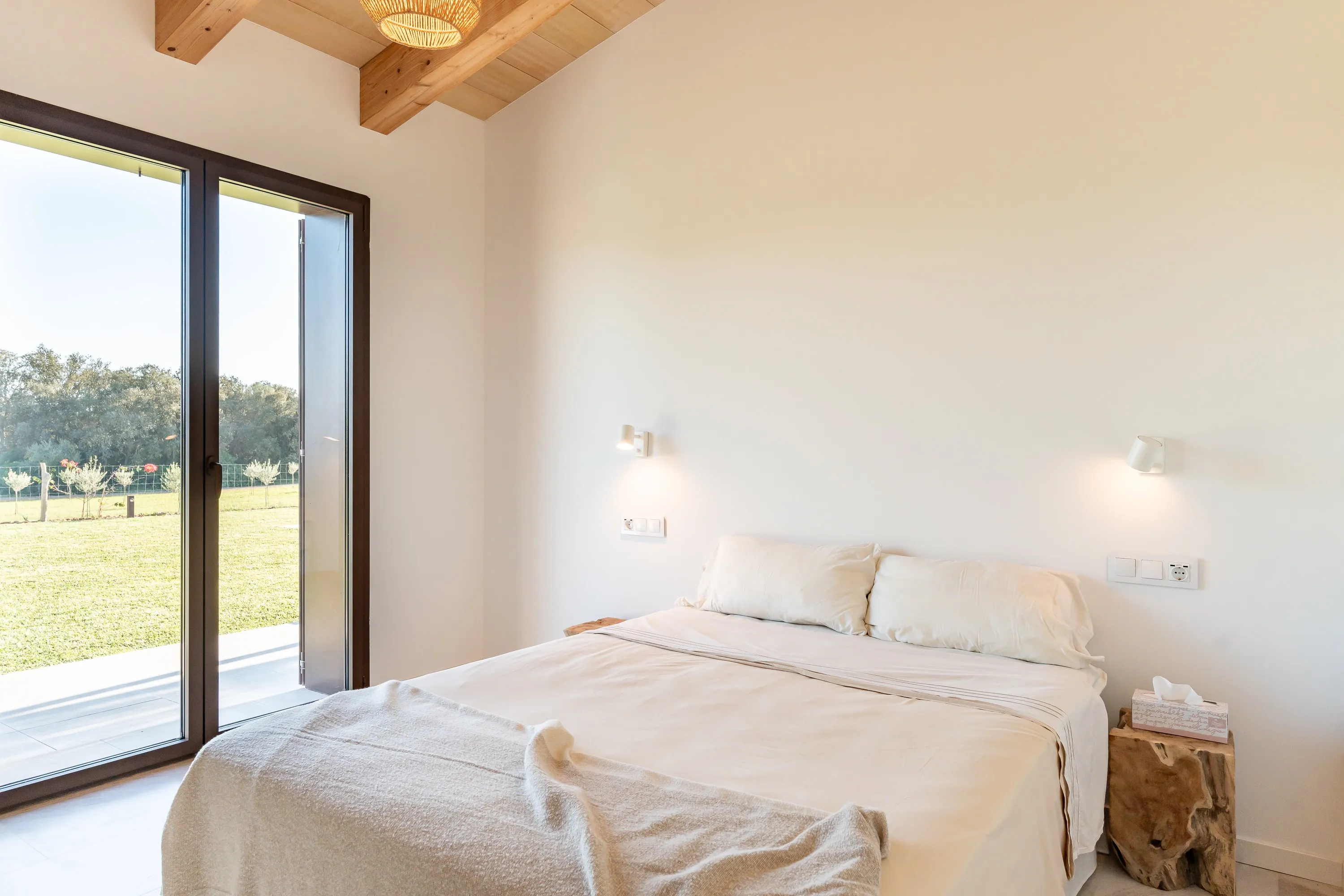 Unieke kans: charmant afgewerkt landhuis met verder perceel incl. bouwproject in Inca-13