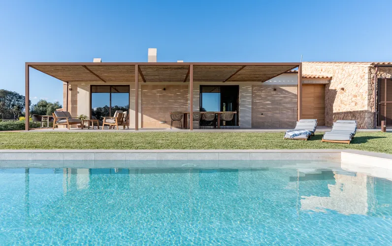 Oportunidad única: Encantadora casa de campo acabada y solar edificable con proyecto en Inca