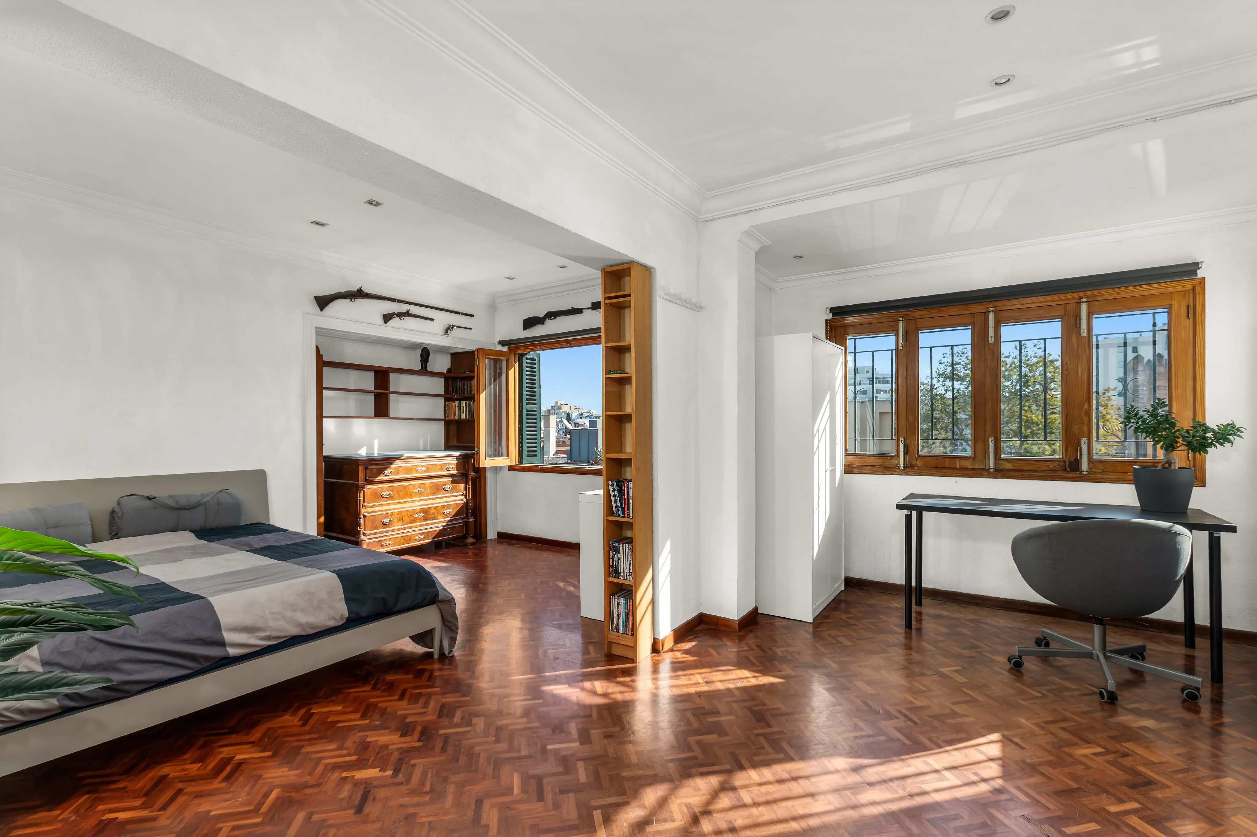 Obergeschoss einer herrschaftlichen Villa aus den 1940er Jahren mit Oasengarten in Son Armadams-9