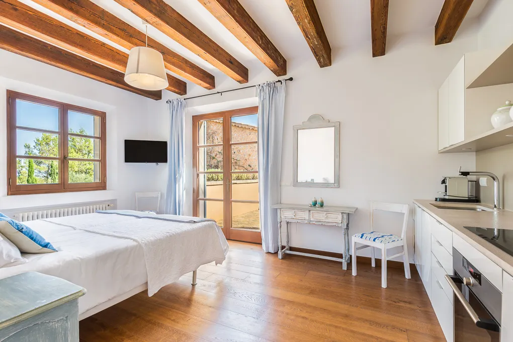 Samowystarczalny, luksusowy wiejski dom z własnym lasem-18