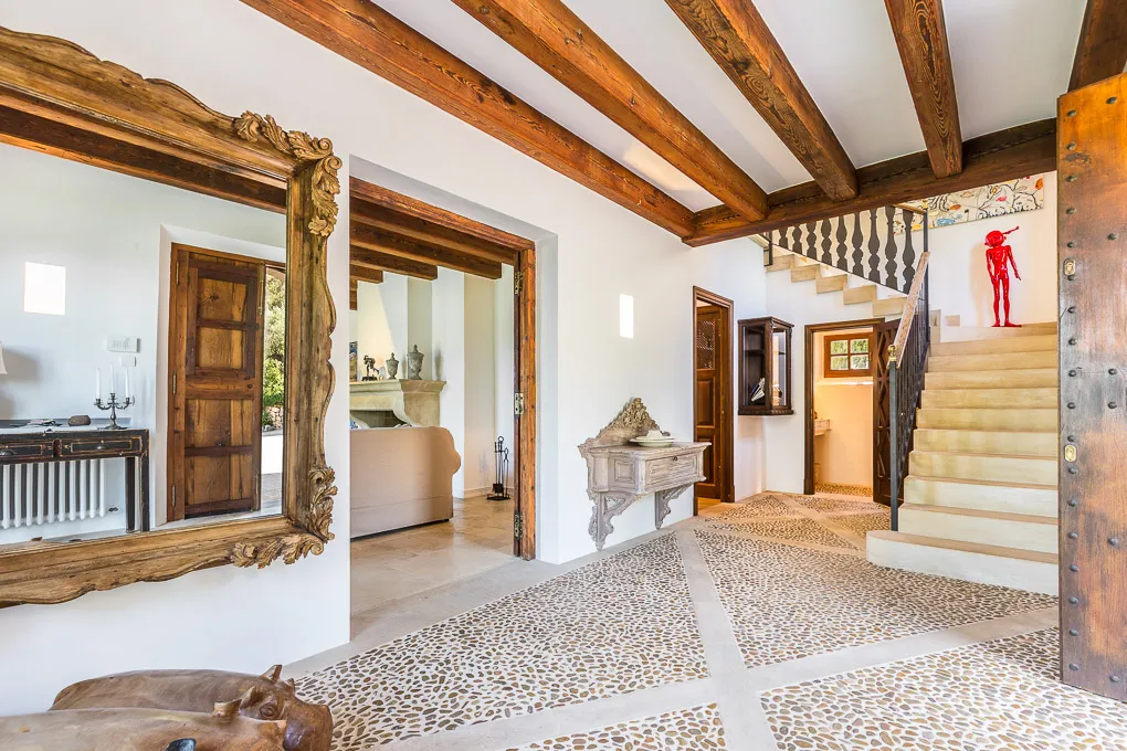 Tu Paraíso Privado: Donde la Elegancia Atemporal se Encuentra con el Lujo Sostenible-6