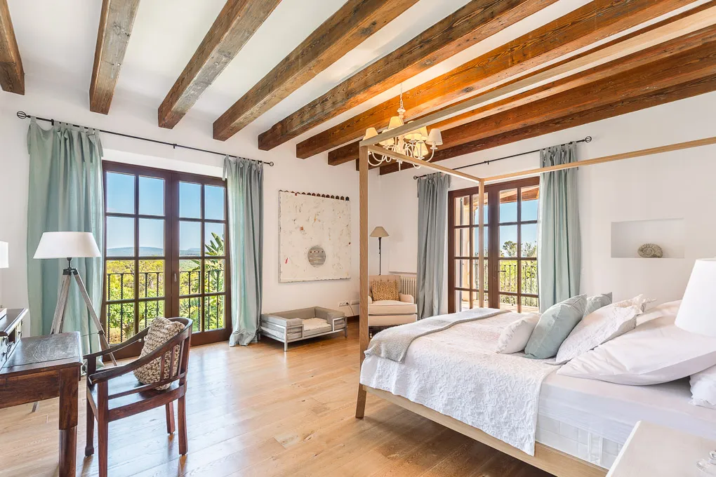 Zelfvoorzienend luxe landhuis met eigen bos-11