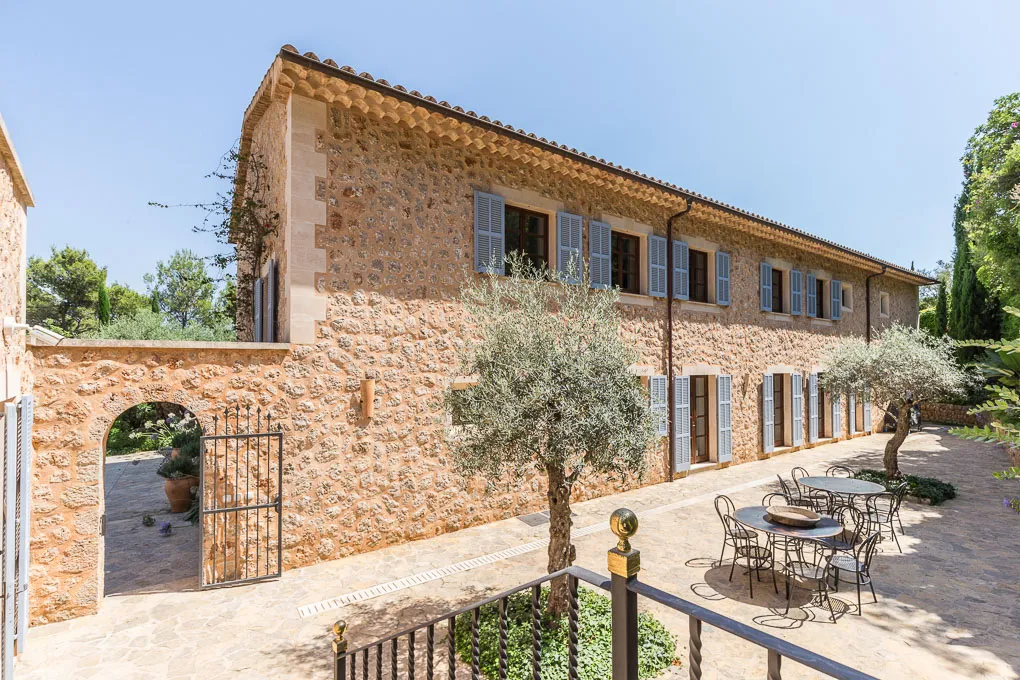 Samowystarczalny, luksusowy wiejski dom z własnym lasem-6