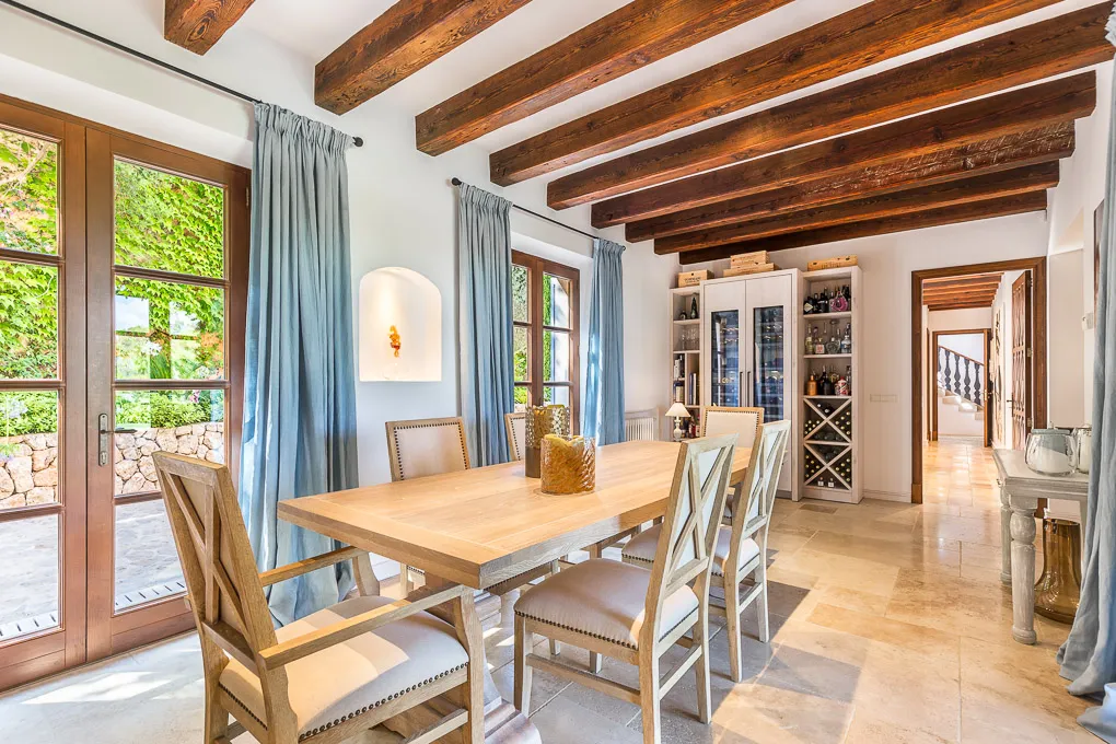 Zelfvoorzienend luxe landhuis met eigen bos-9