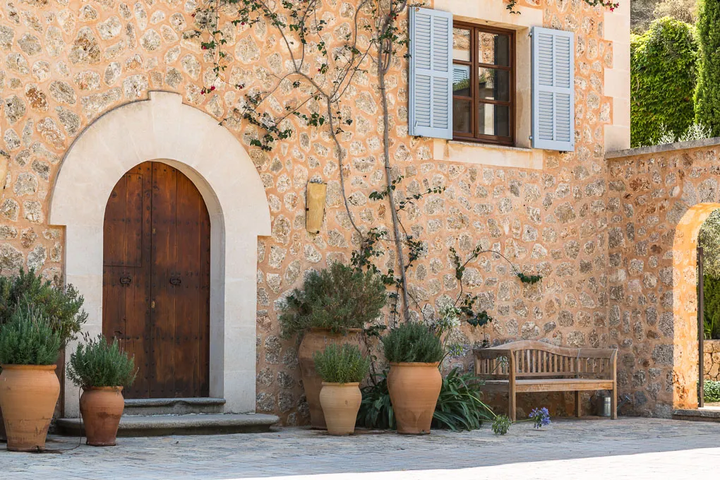 Zelfvoorzienend luxe landhuis met eigen bos-3