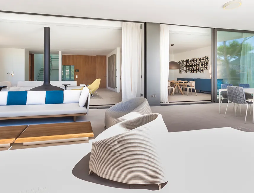 Iconische vakantievilla direct aan zee met privétoegang tot de zee-5