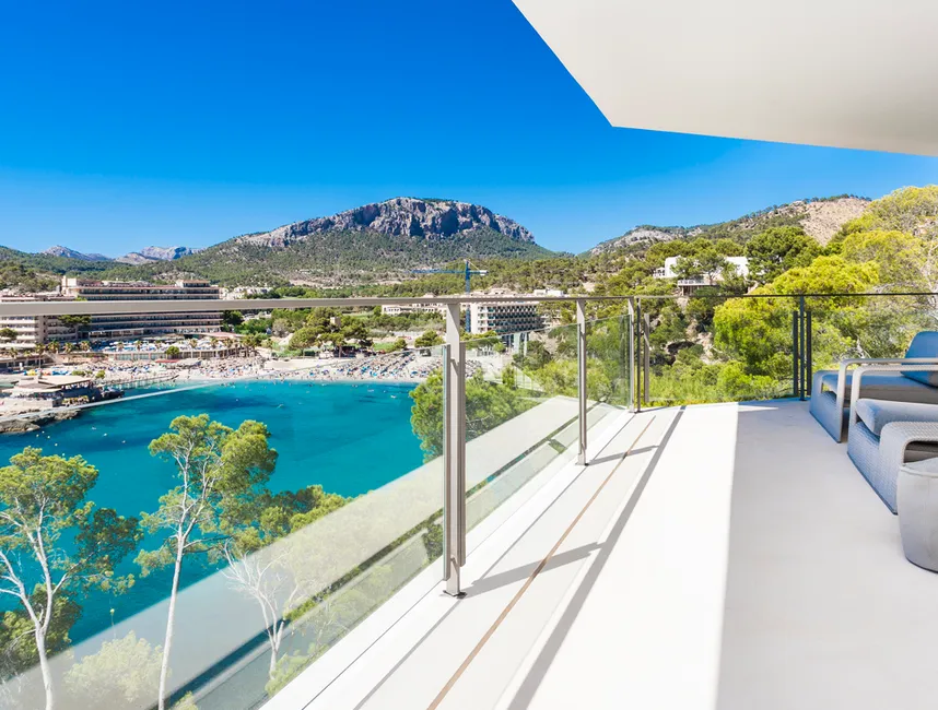 Ikonisk ferievilla direkte ved havet med privat adgang til havet-9