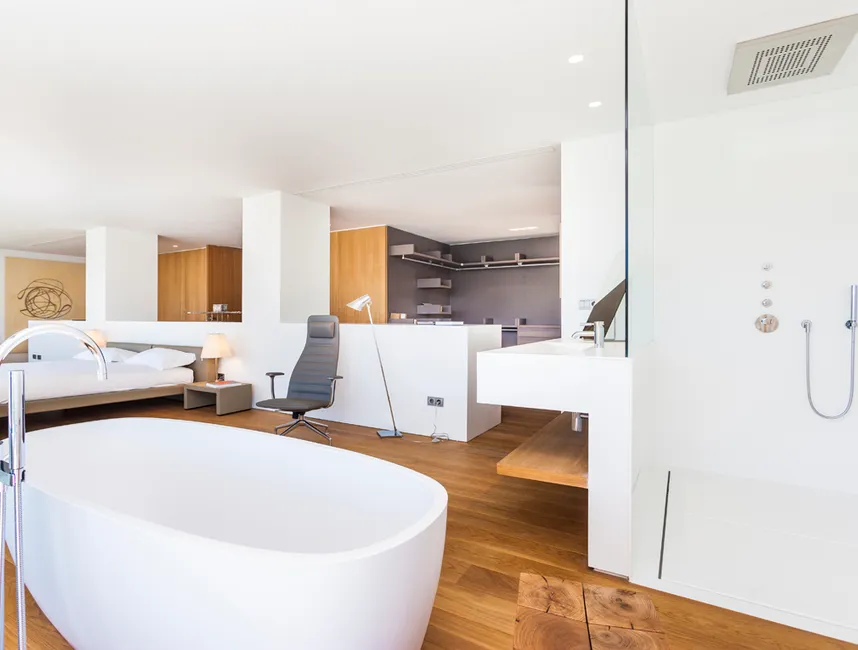 Ikonisk ferievilla direkte ved havet med privat adgang til havet-11