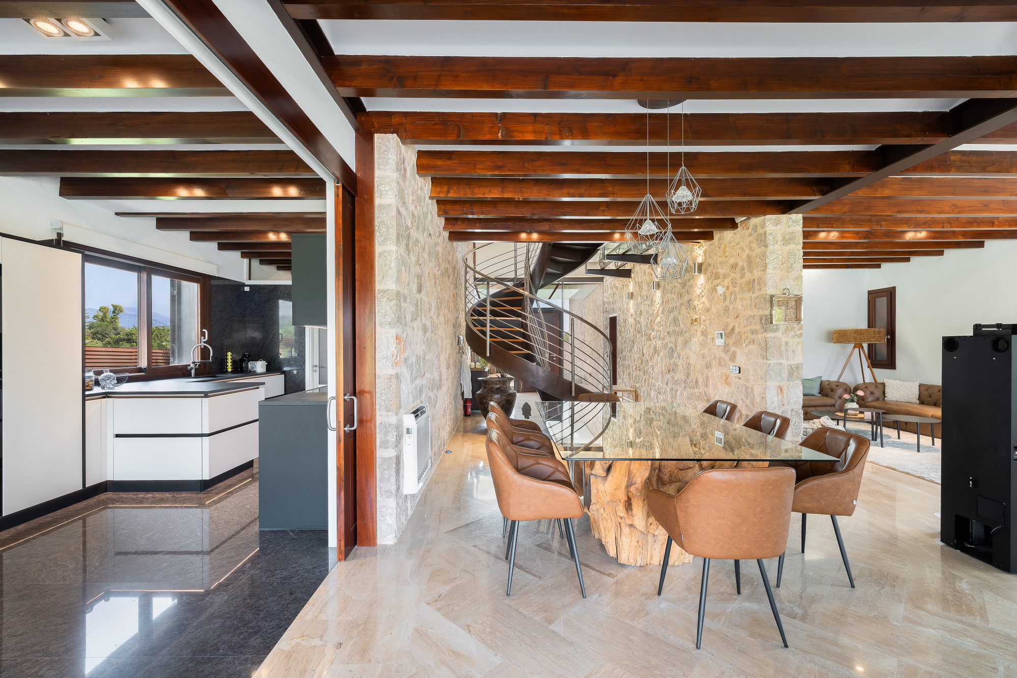 Elegant villa with ETV license, pool, and mountain views in a peaceful setting-7