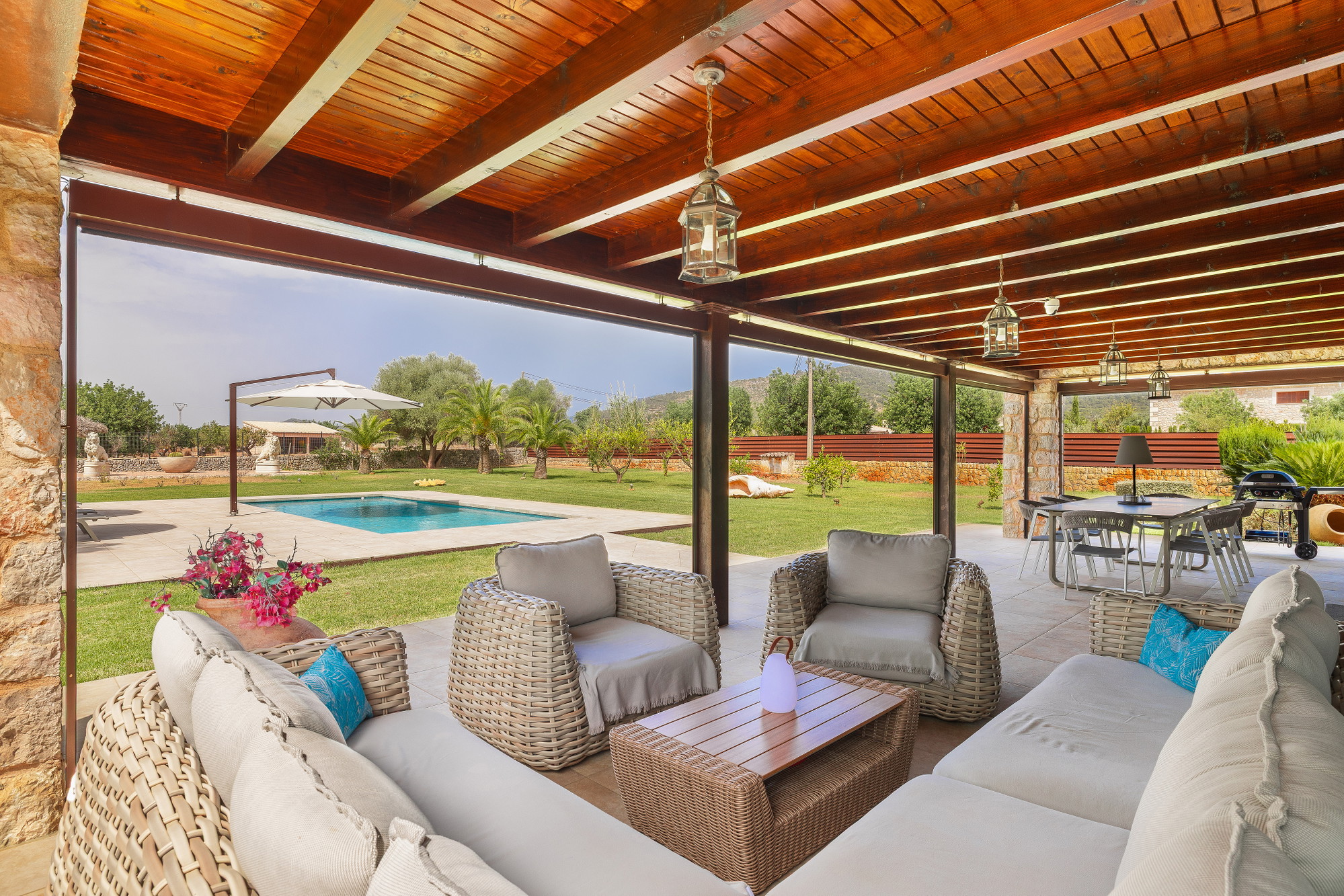 Elegant villa with ETV license, pool, and mountain views in a peaceful setting-10