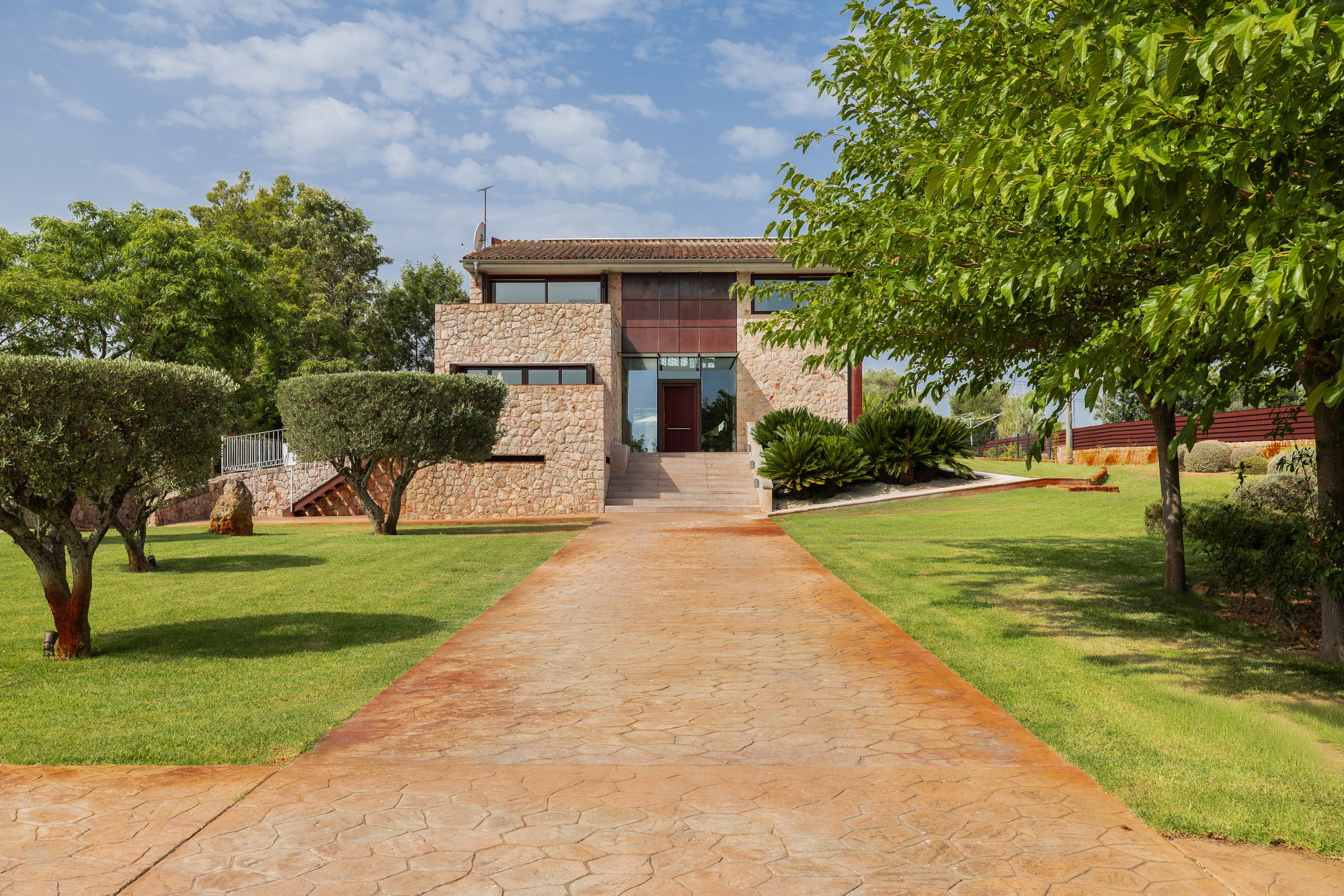 Elegant villa with ETV license, pool, and mountain views in a peaceful setting-22