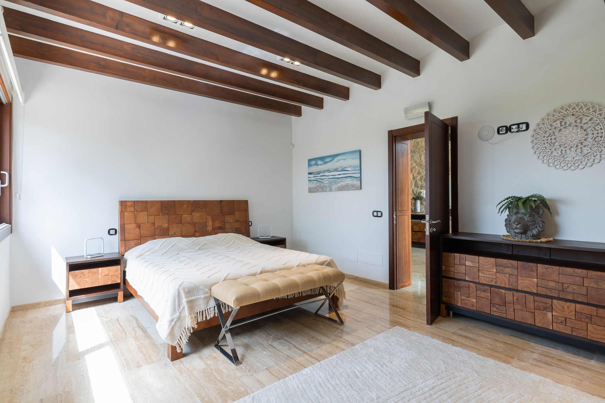 Elegant villa with ETV license, pool, and mountain views in a peaceful setting-13