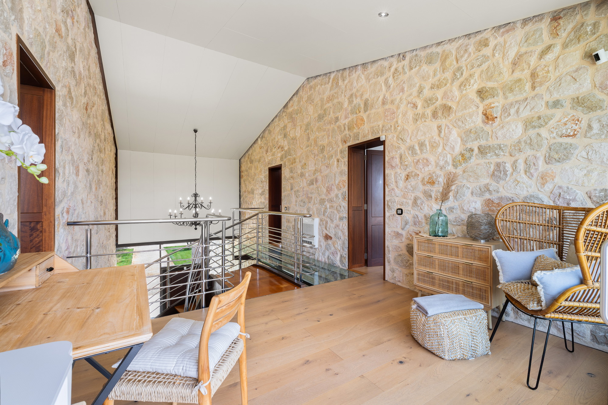 Elegant villa with ETV license, pool, and mountain views in a peaceful setting-12