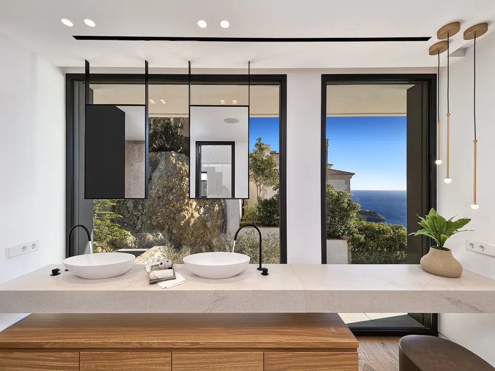 Spectacular new built villa with sea views-9