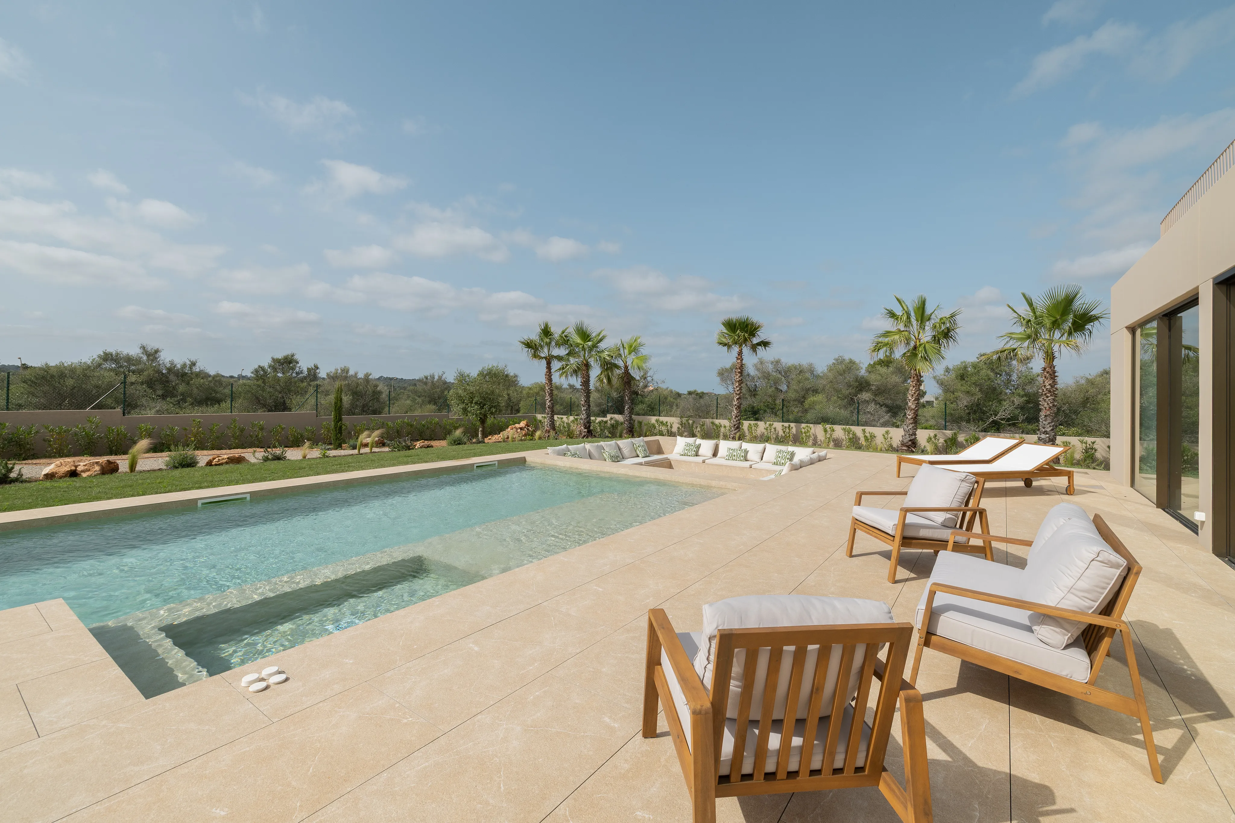 Exclusive villa in Son Gual with pool, garden and sea views-2