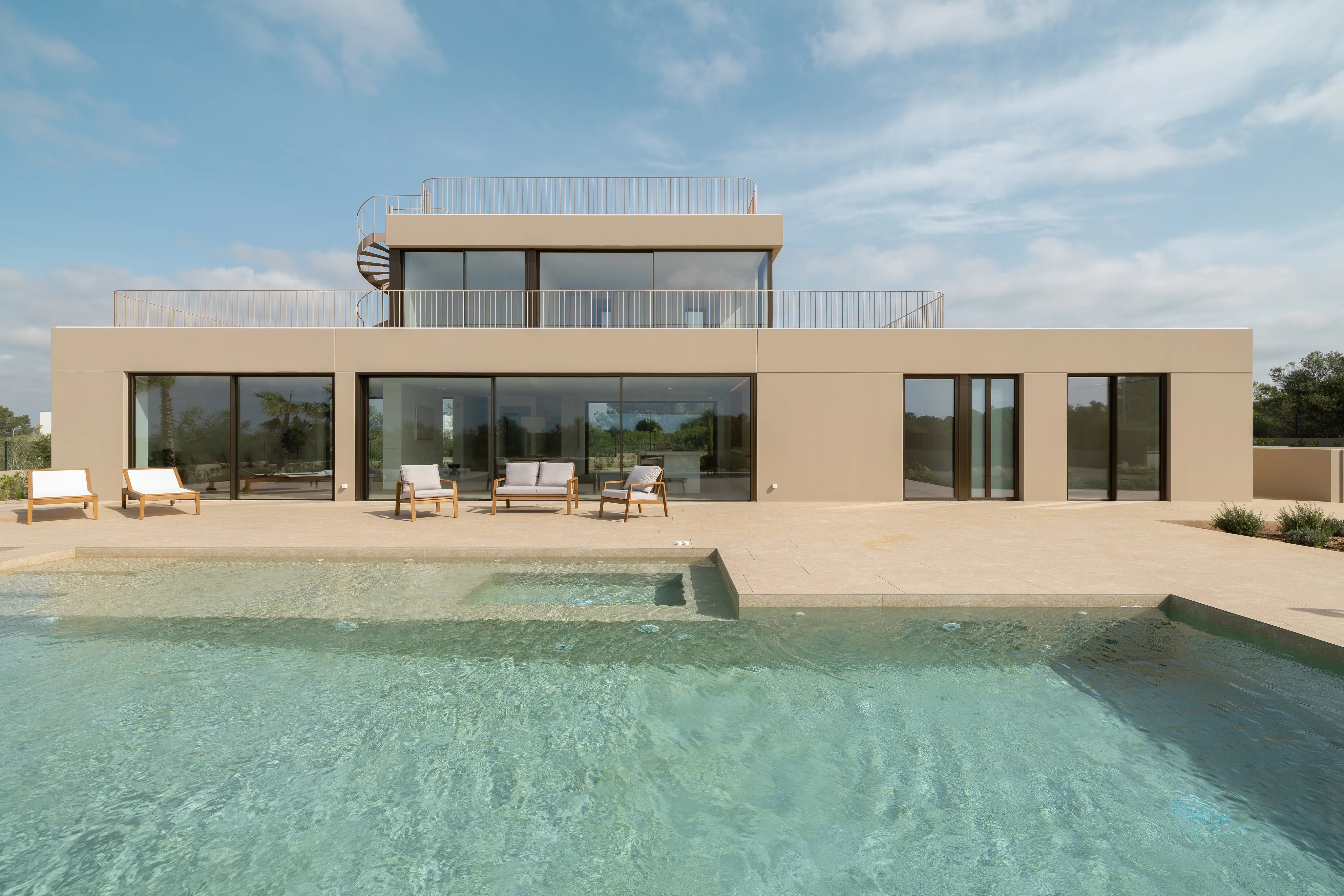 Exclusive villa in Son Gual with pool, garden and sea views-1