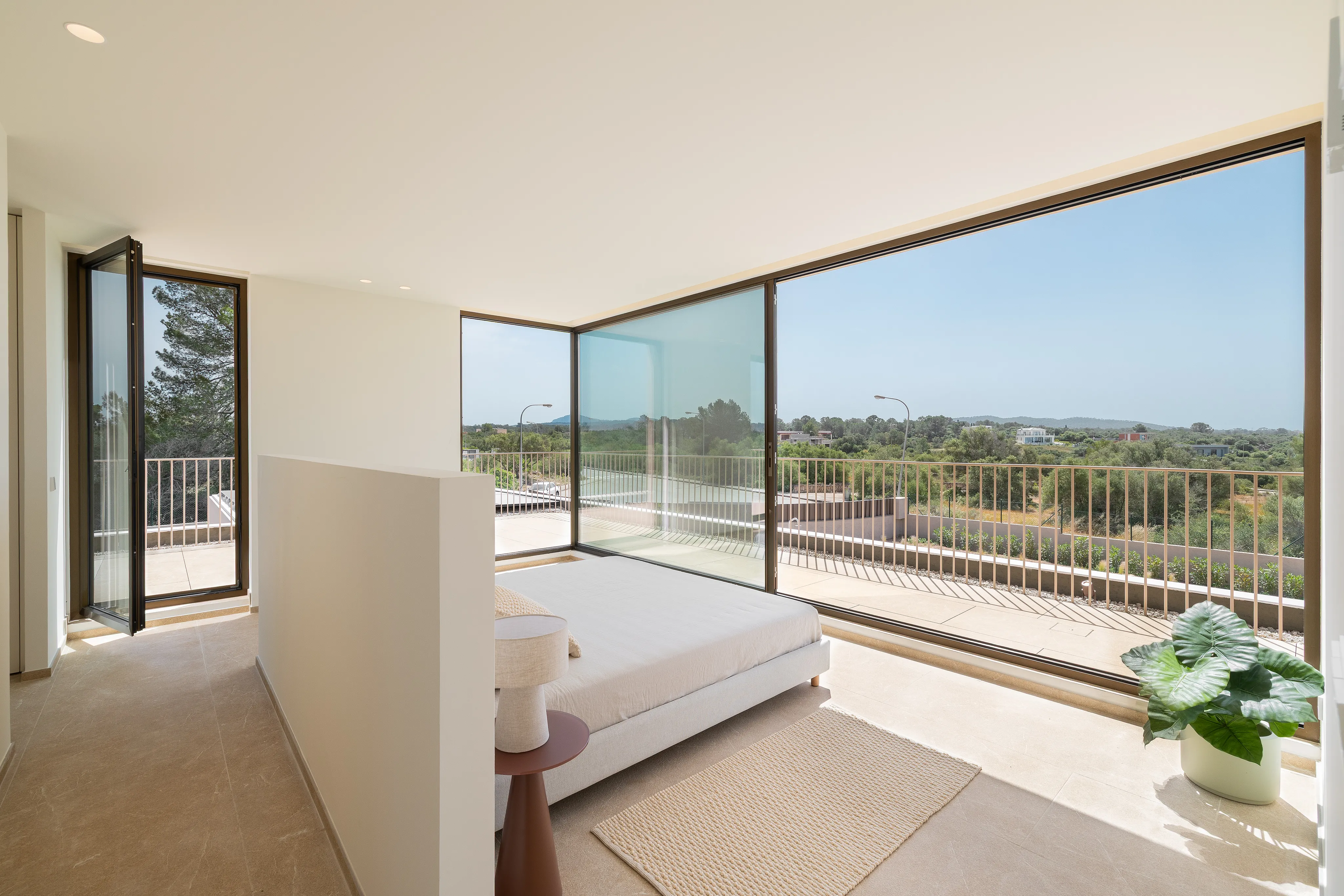 Exclusive villa in Son Gual with pool, garden and sea views-10