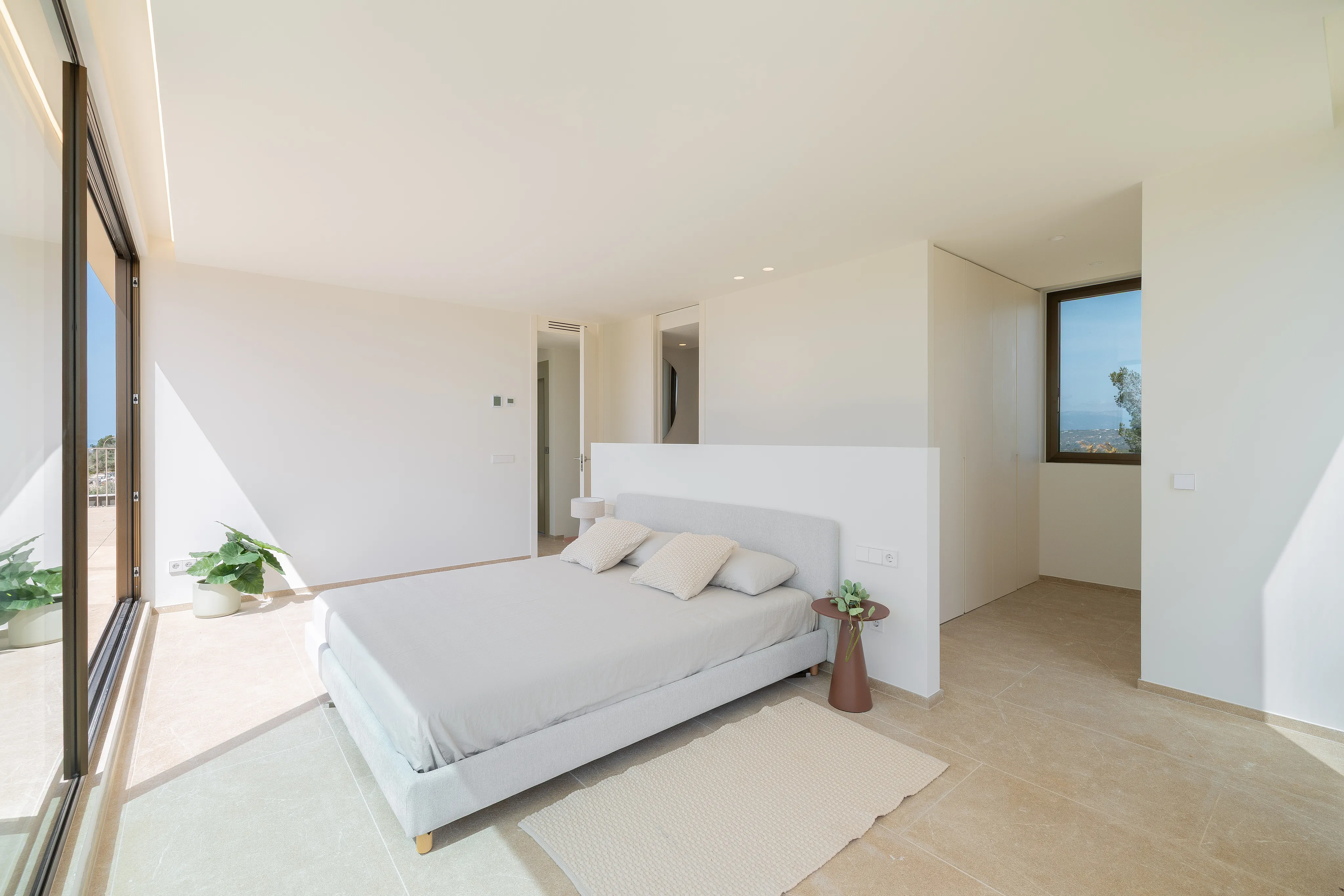 Exclusive villa in Son Gual with pool, garden and sea views-12