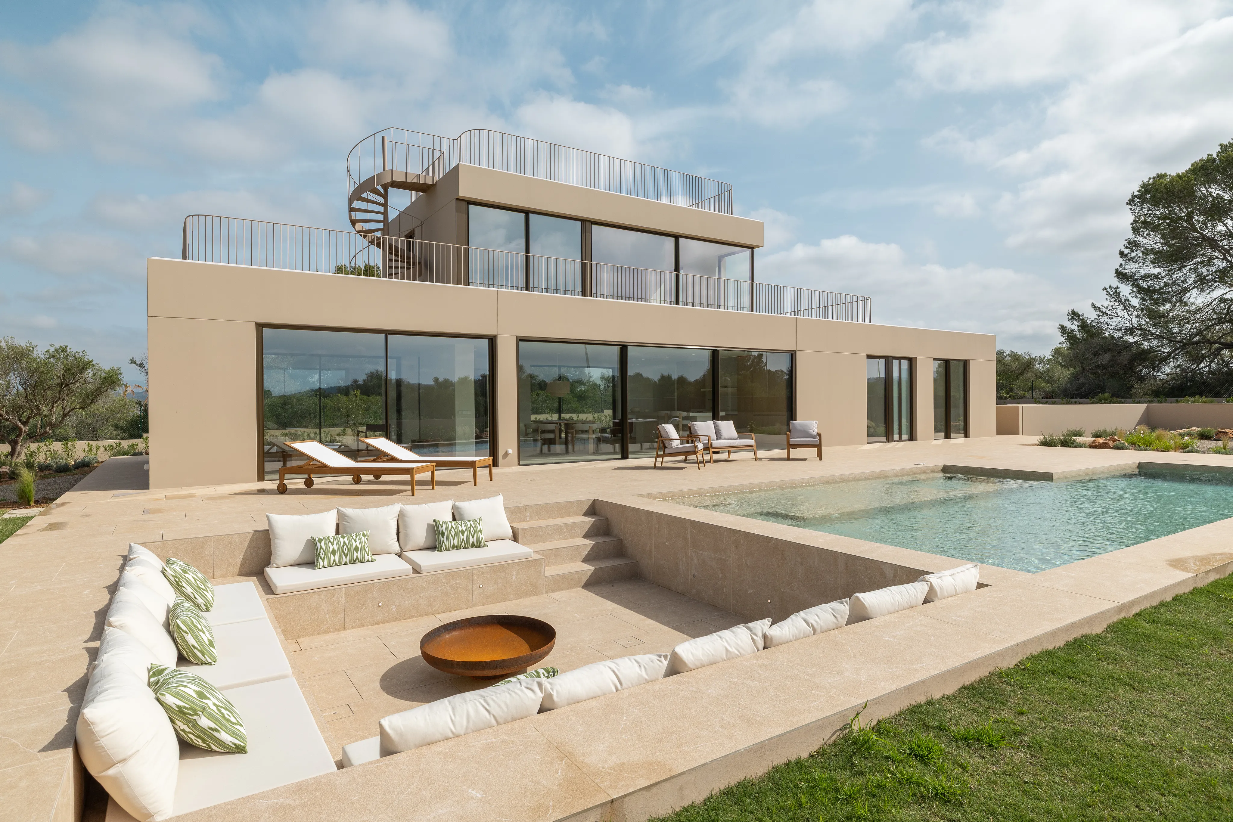 Exclusive villa in Son Gual with pool, garden and sea views-19