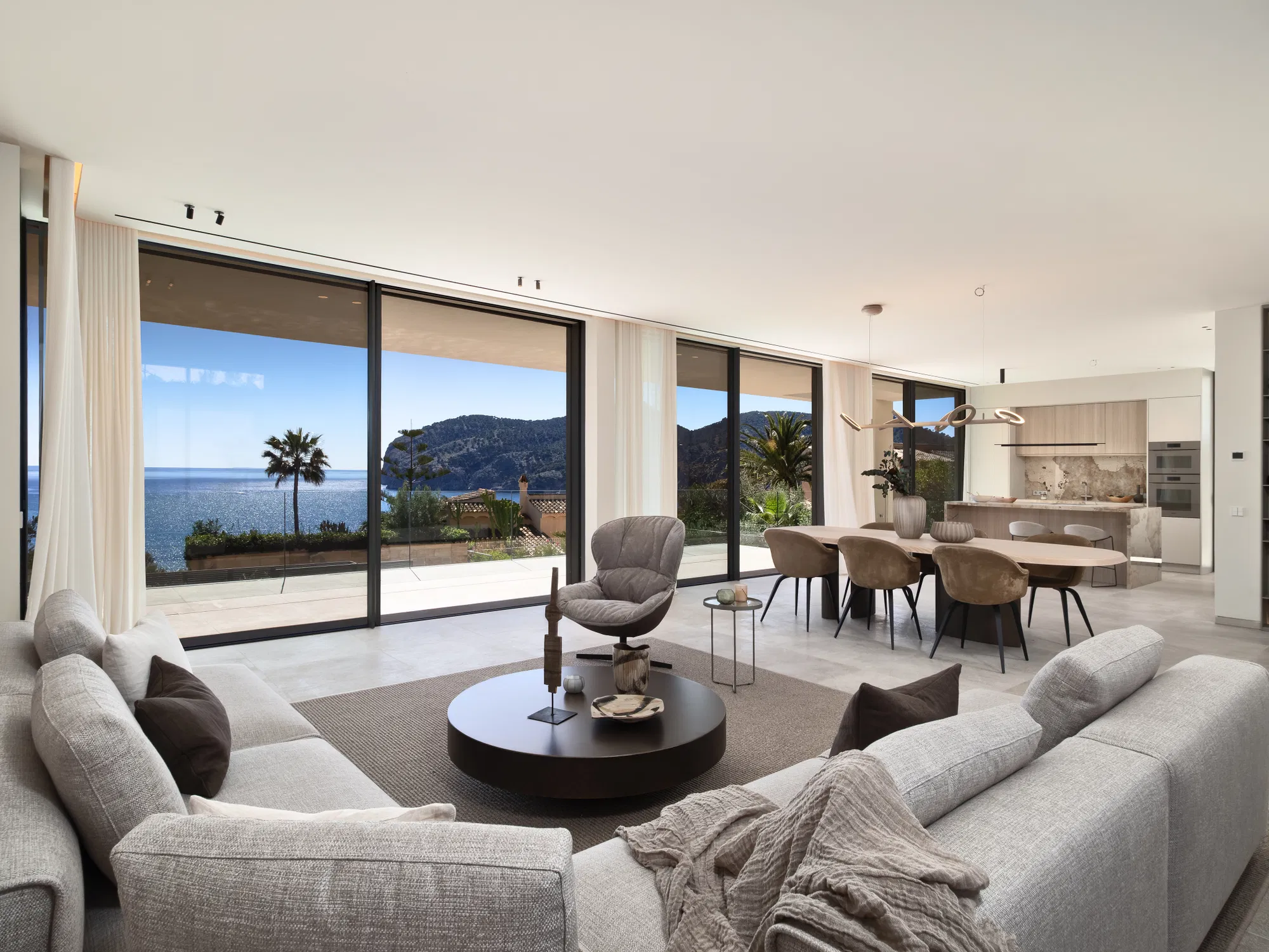 La vista sul mare incontra l'architettura di alto livello in una posizione privilegiata a Camp de Mar.-3