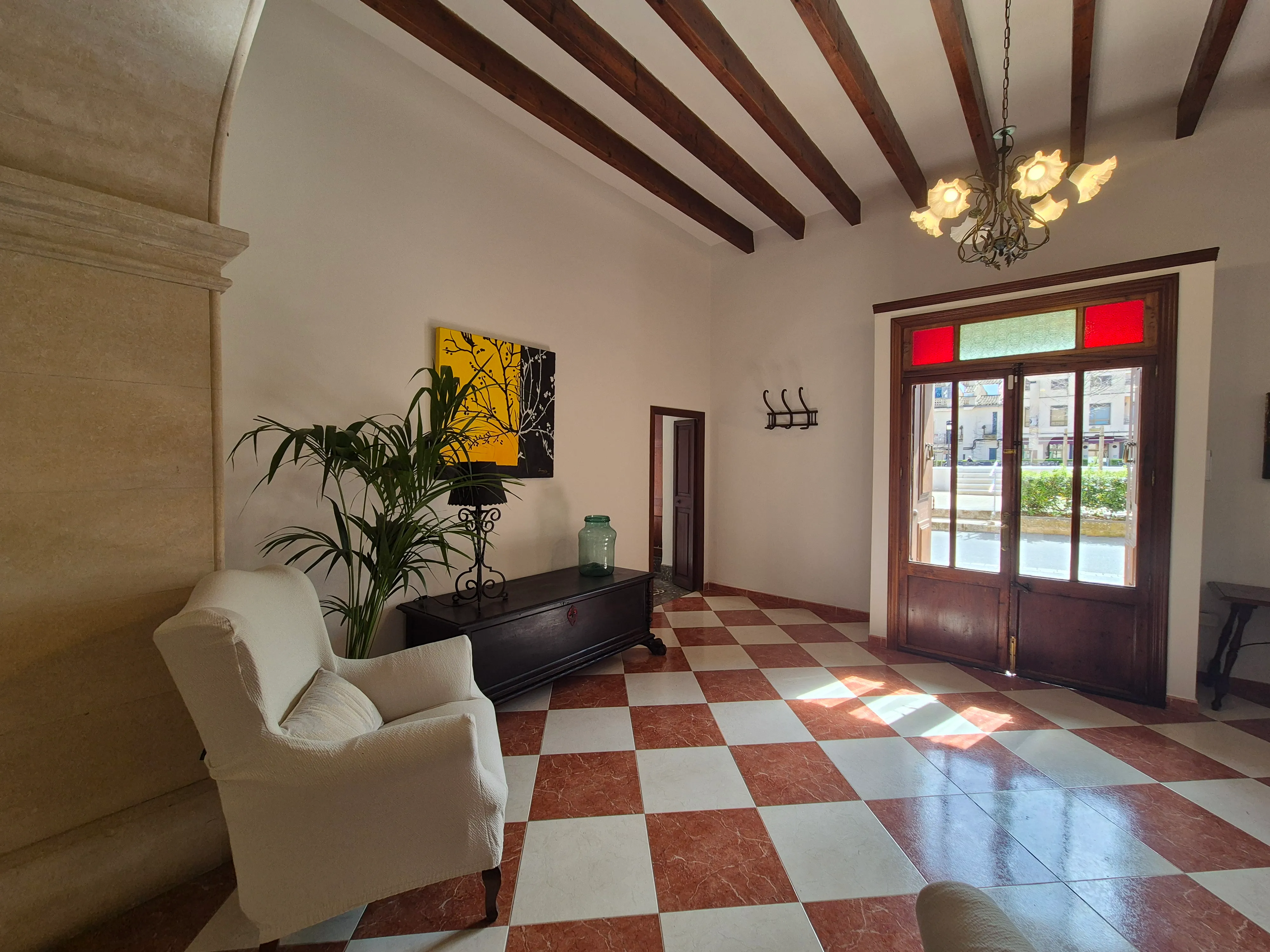 Ayuntamiento en el centro de Ariany-1